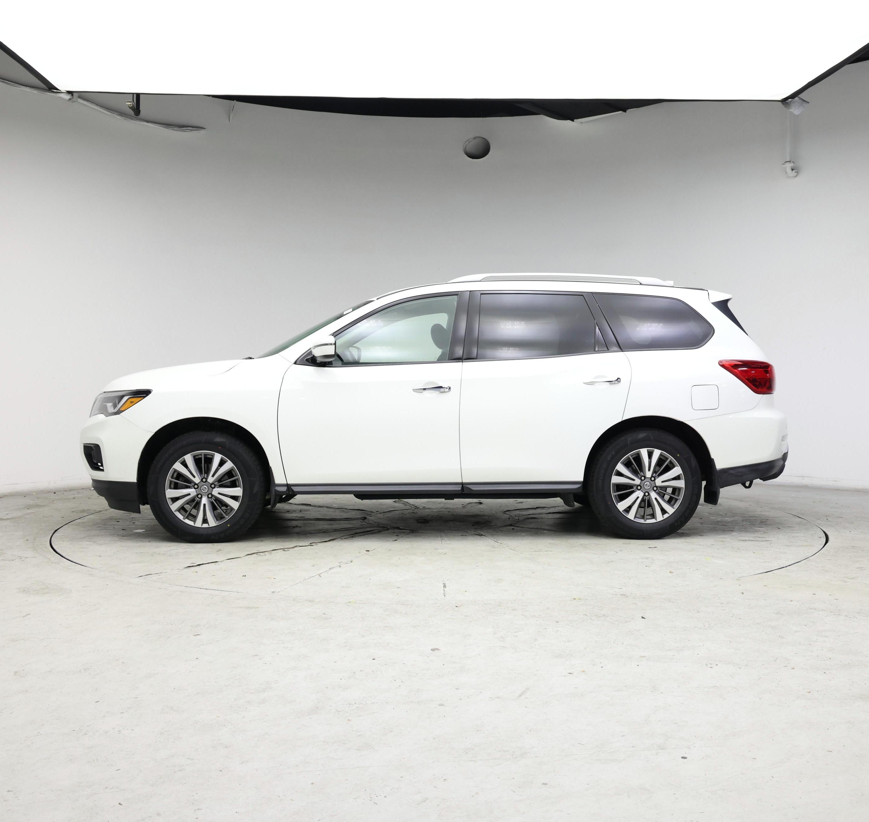 Thumbnail: 2019 Nissan Pathfinder - 3