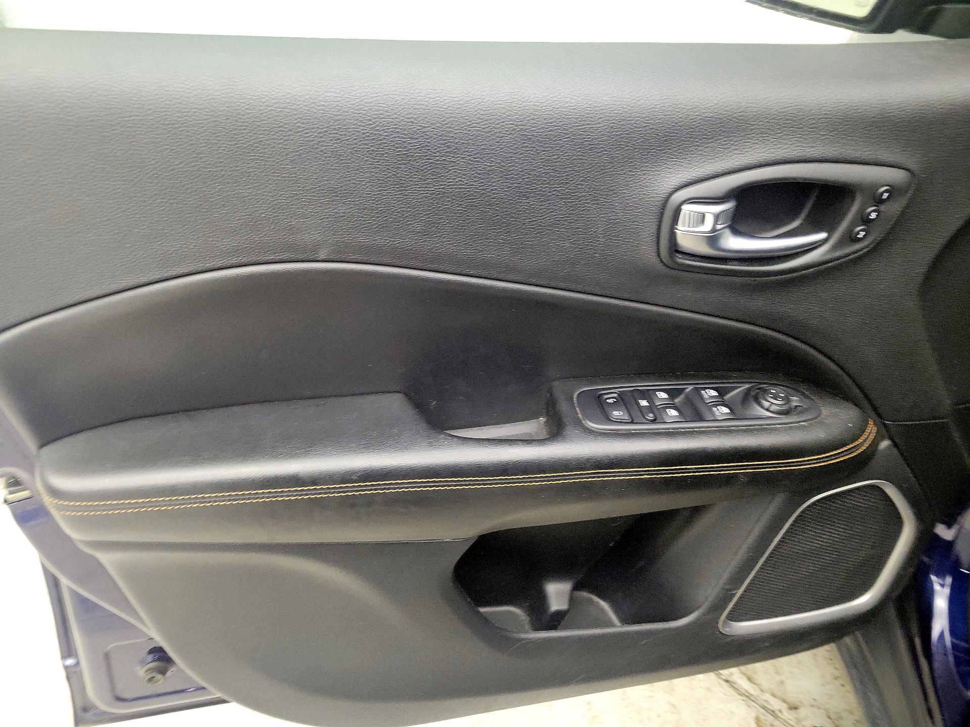 Thumbnail: 2021 Jeep Compass - 12