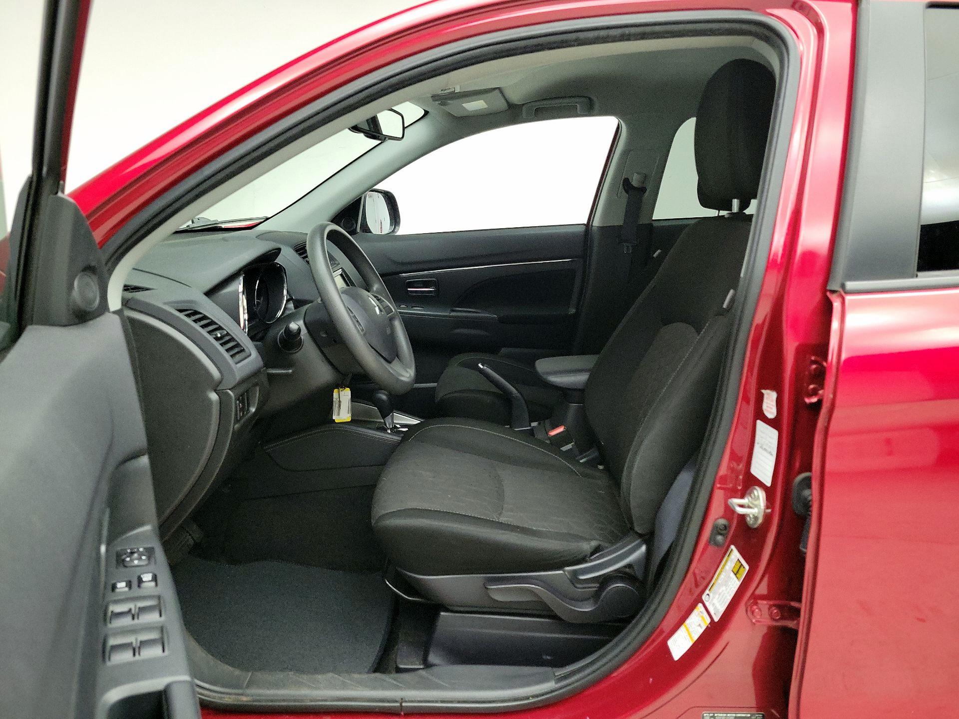 Thumbnail: 2021 Mitsubishi Outlander Sport - 11