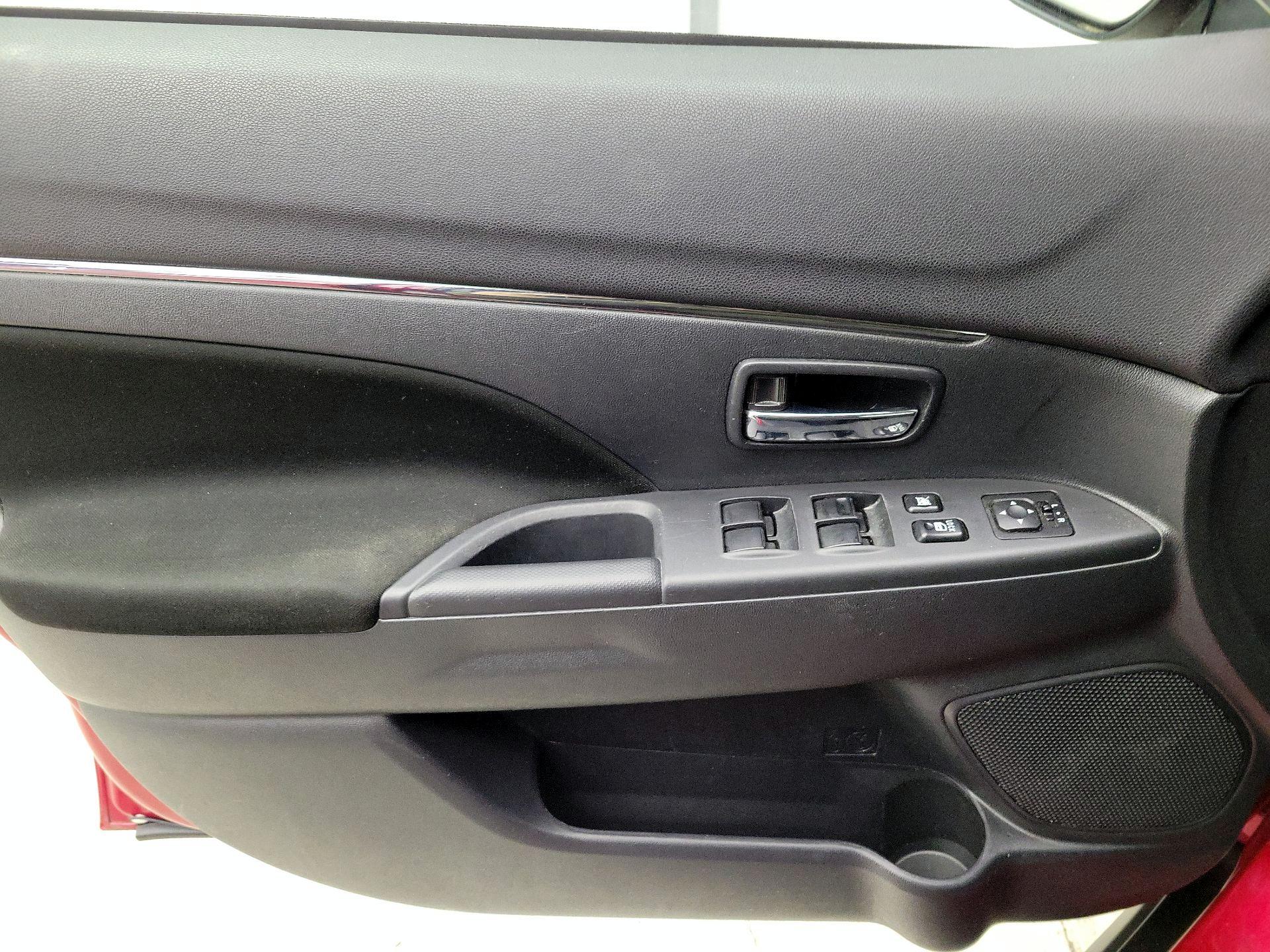 Thumbnail: 2021 Mitsubishi Outlander Sport - 12