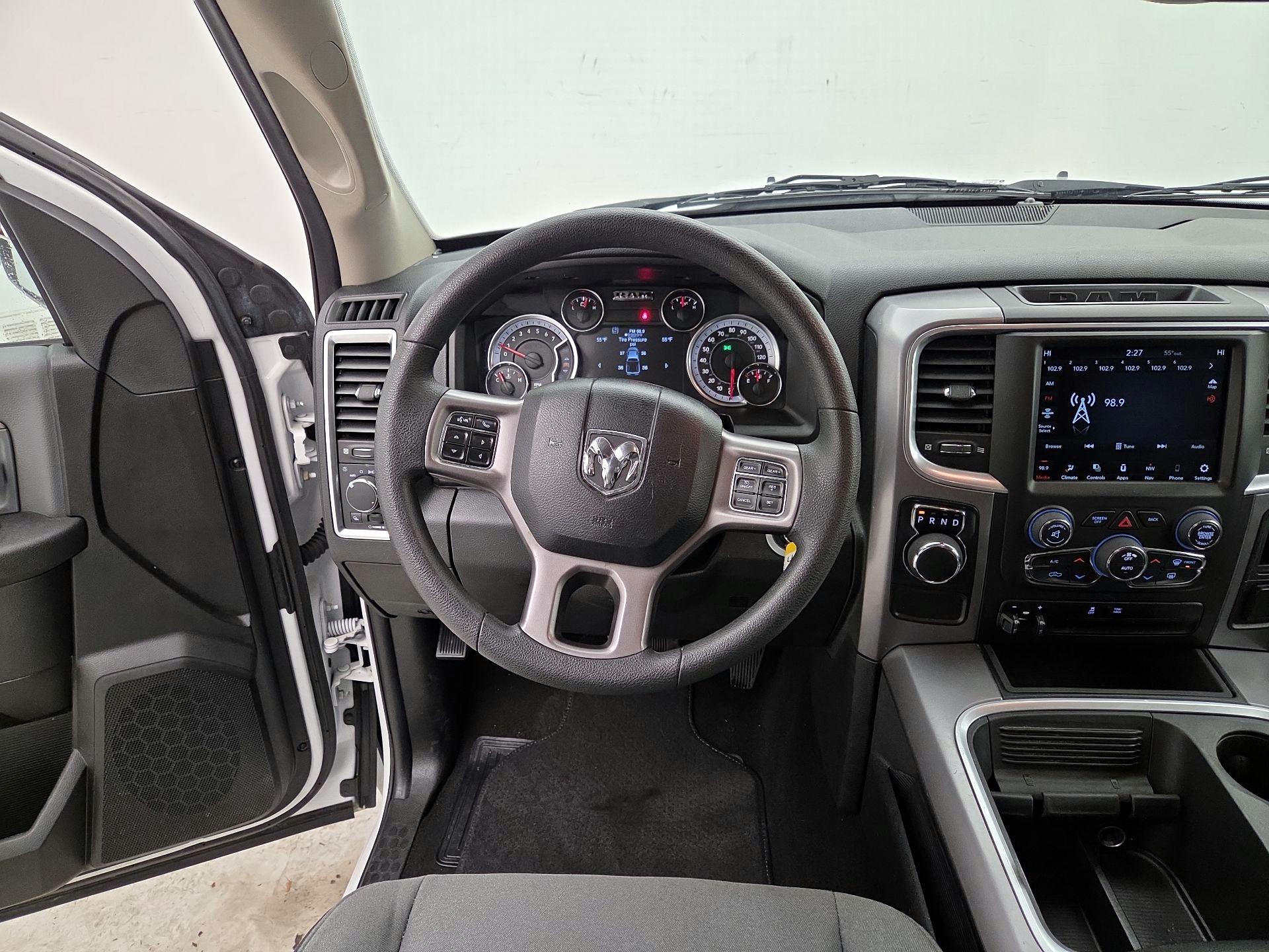 Thumbnail: 2023 RAM 1500 Classic - 10