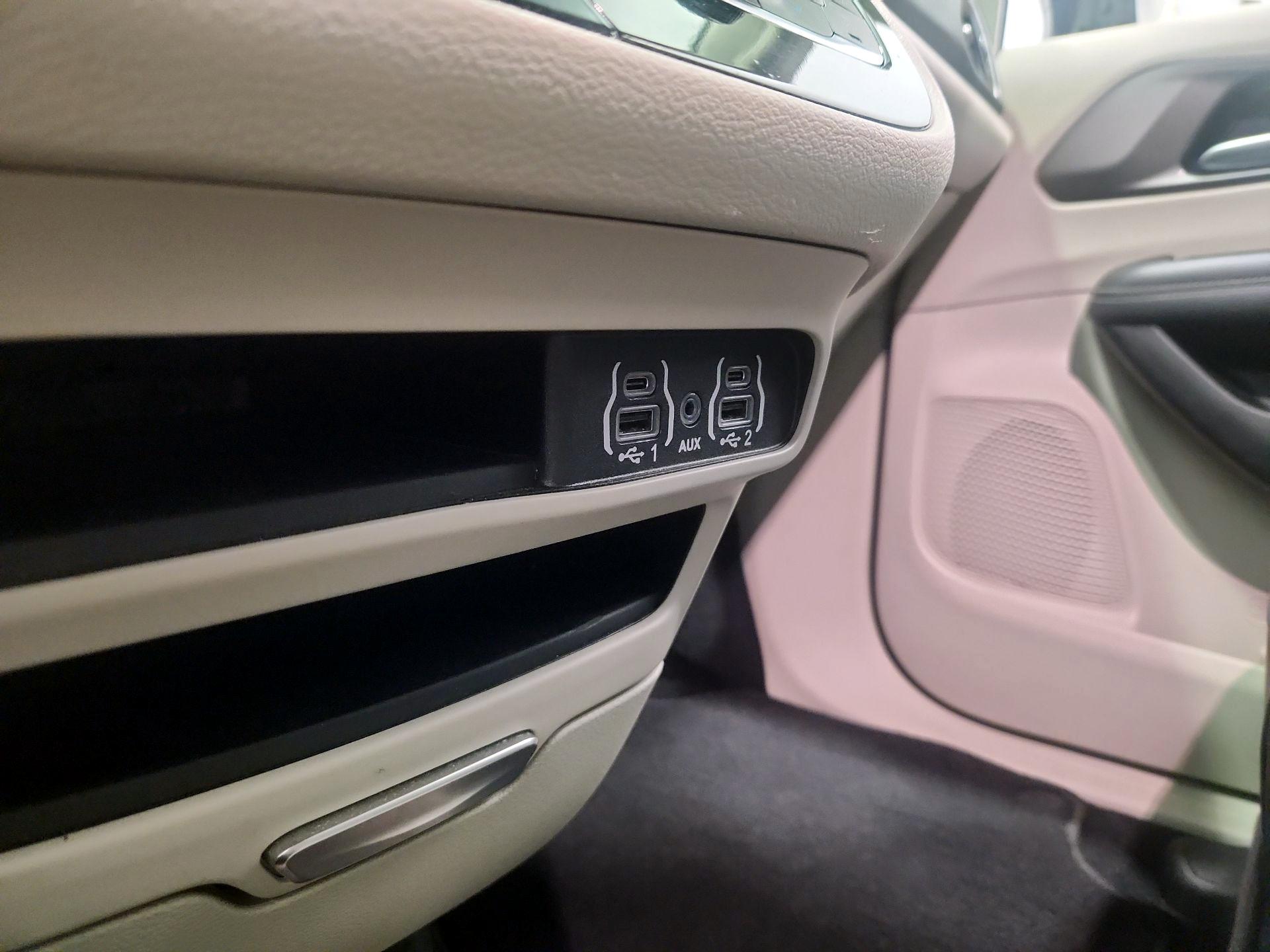 Thumbnail: 2024 Chrysler Pacifica - 18