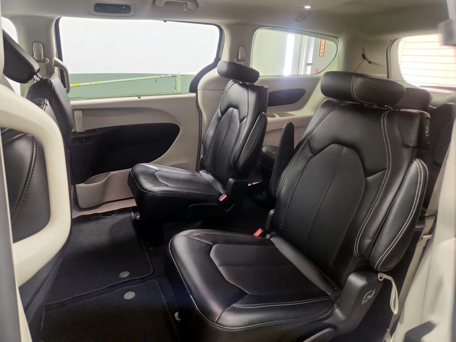 Thumbnail: 2024 Chrysler Pacifica - 19