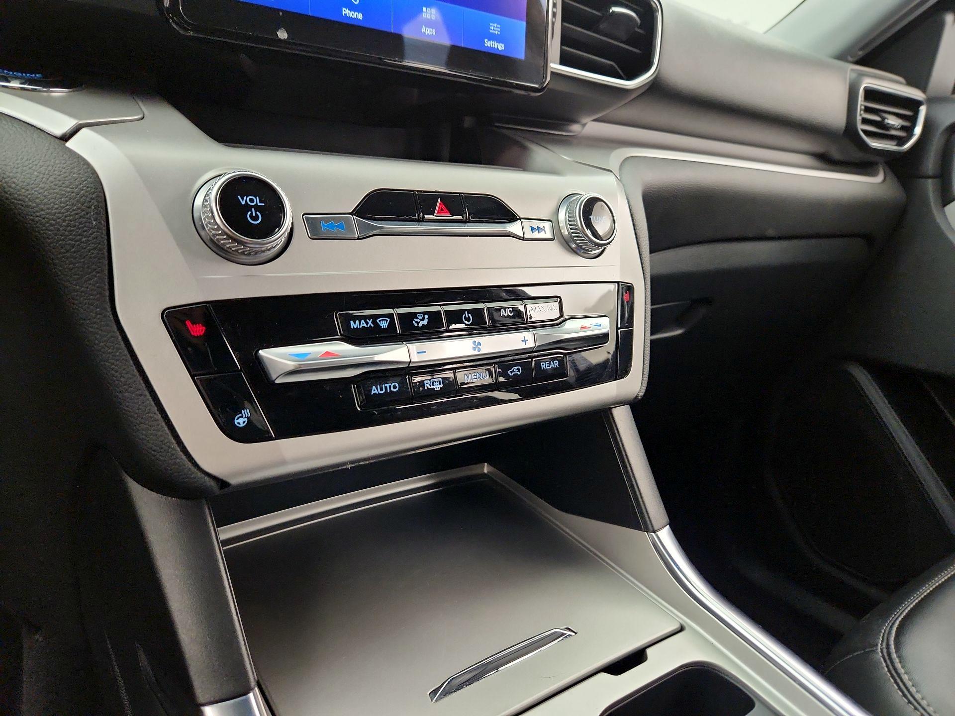 Thumbnail: 2022 Ford Explorer - 16