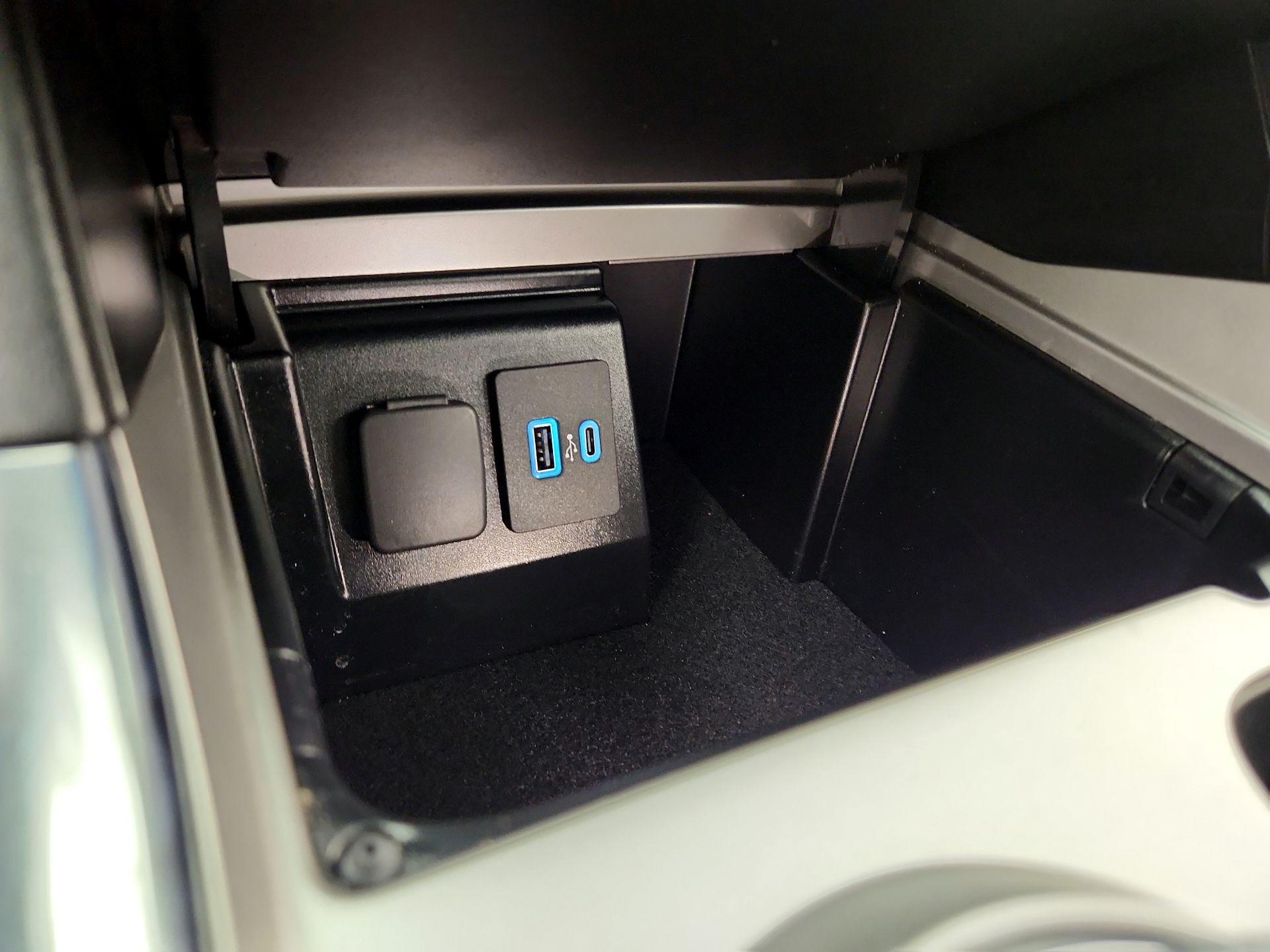 Thumbnail: 2022 Ford Explorer - 18