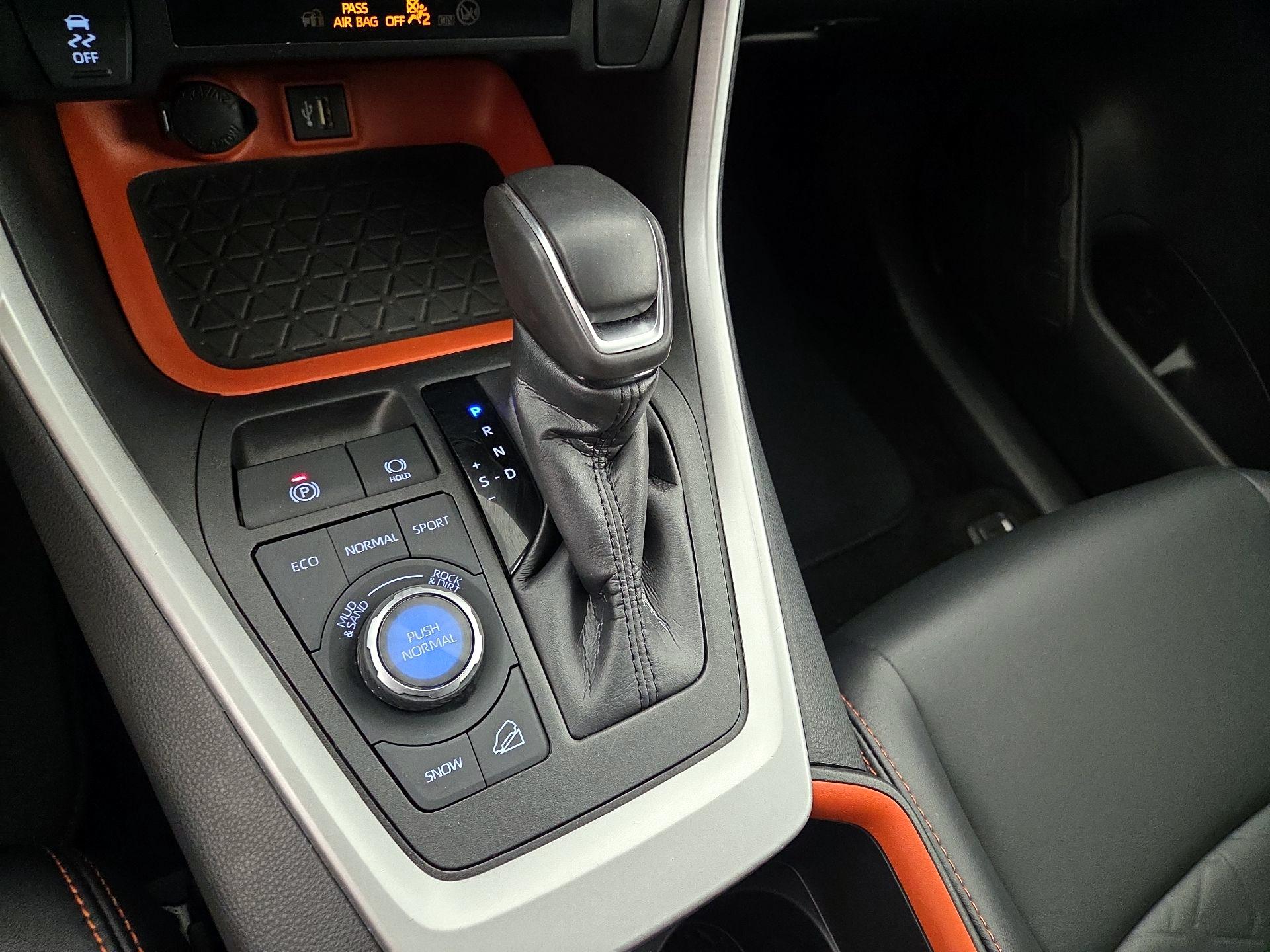 Thumbnail: 2024 Toyota RAV4 - 16