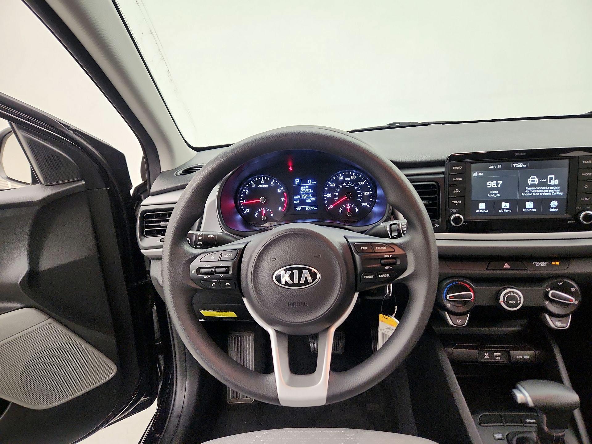 Thumbnail: 2020 Kia Rio - 10