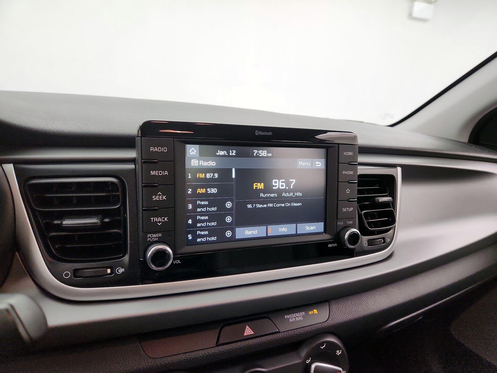 Thumbnail: 2020 Kia Rio - 15