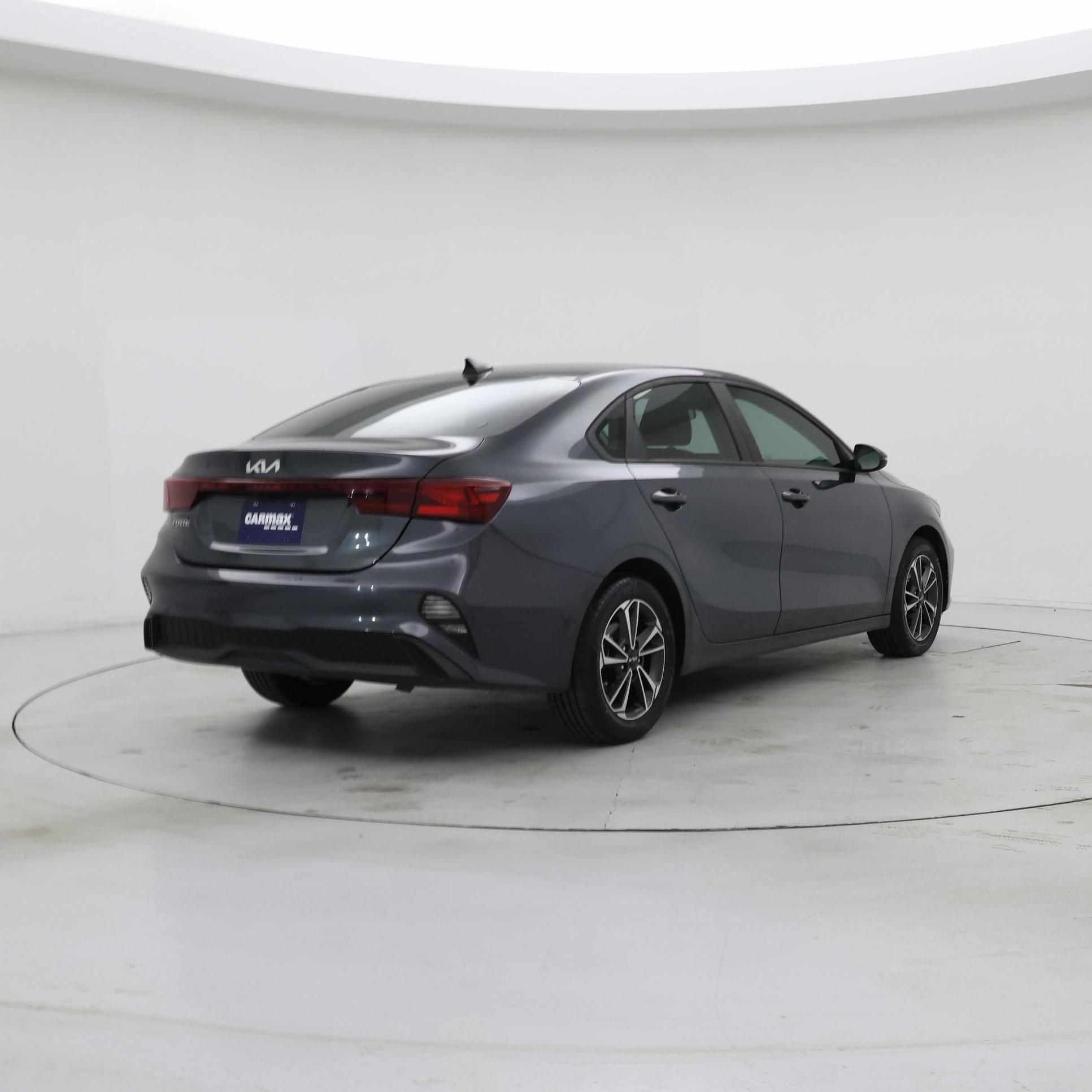 Thumbnail: 2023 Kia Forte - 8