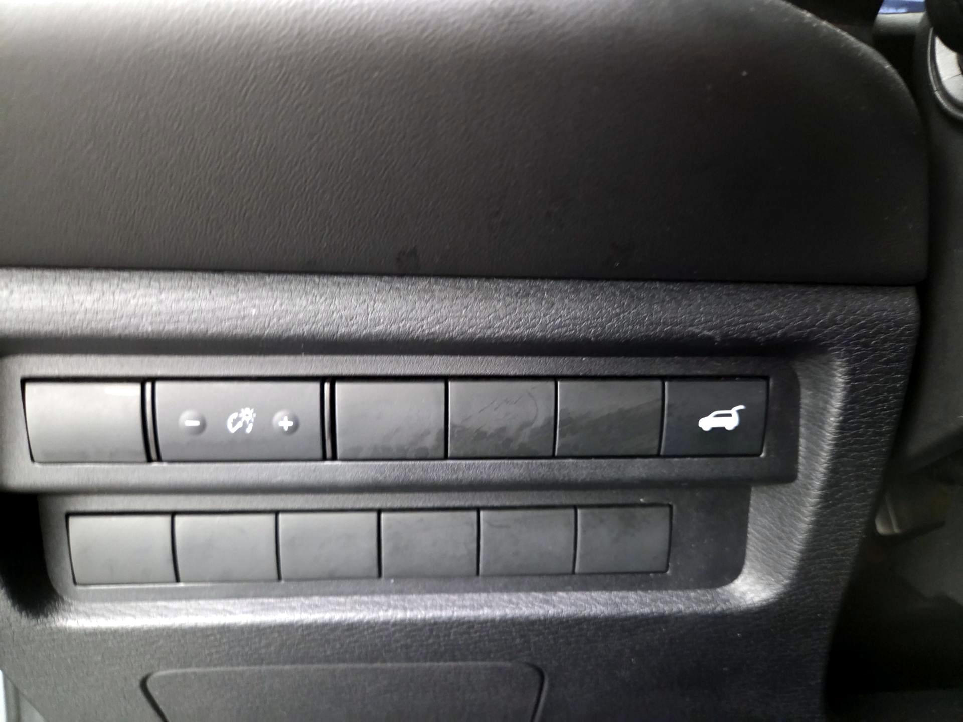 Thumbnail: 2024 Mitsubishi Outlander - 13