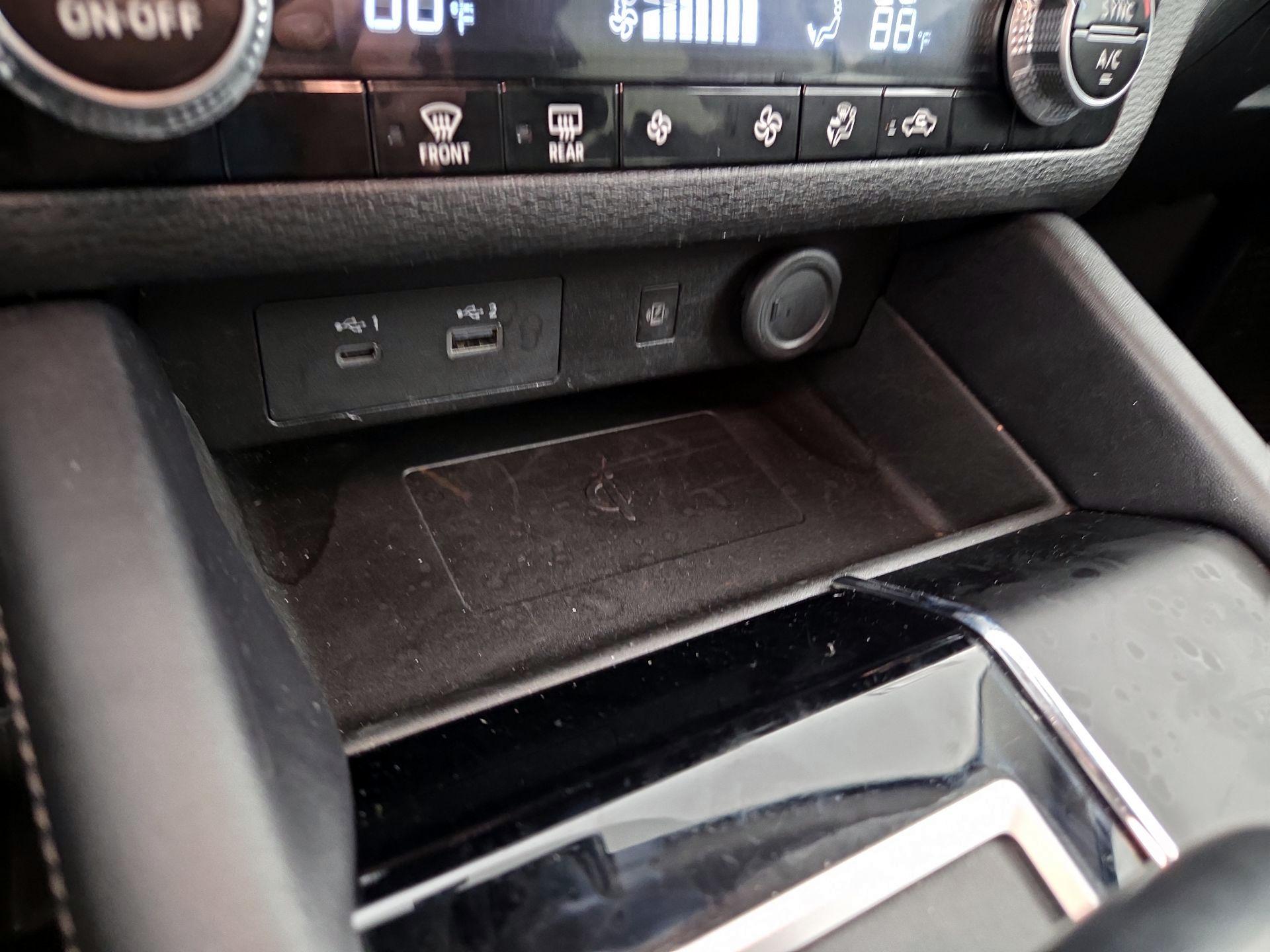 Thumbnail: 2024 Mitsubishi Outlander - 18