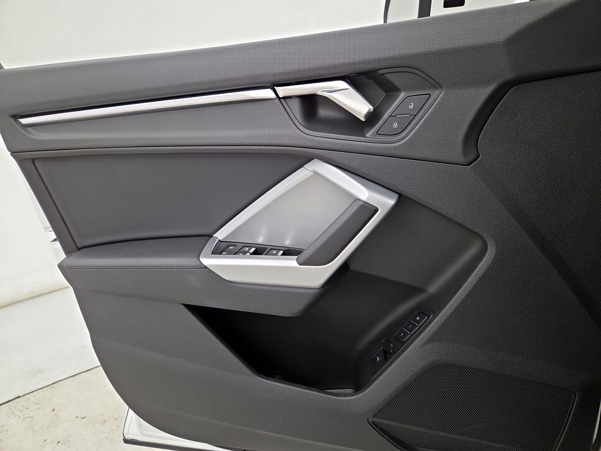 Thumbnail: 2022 Audi Q3 - 12