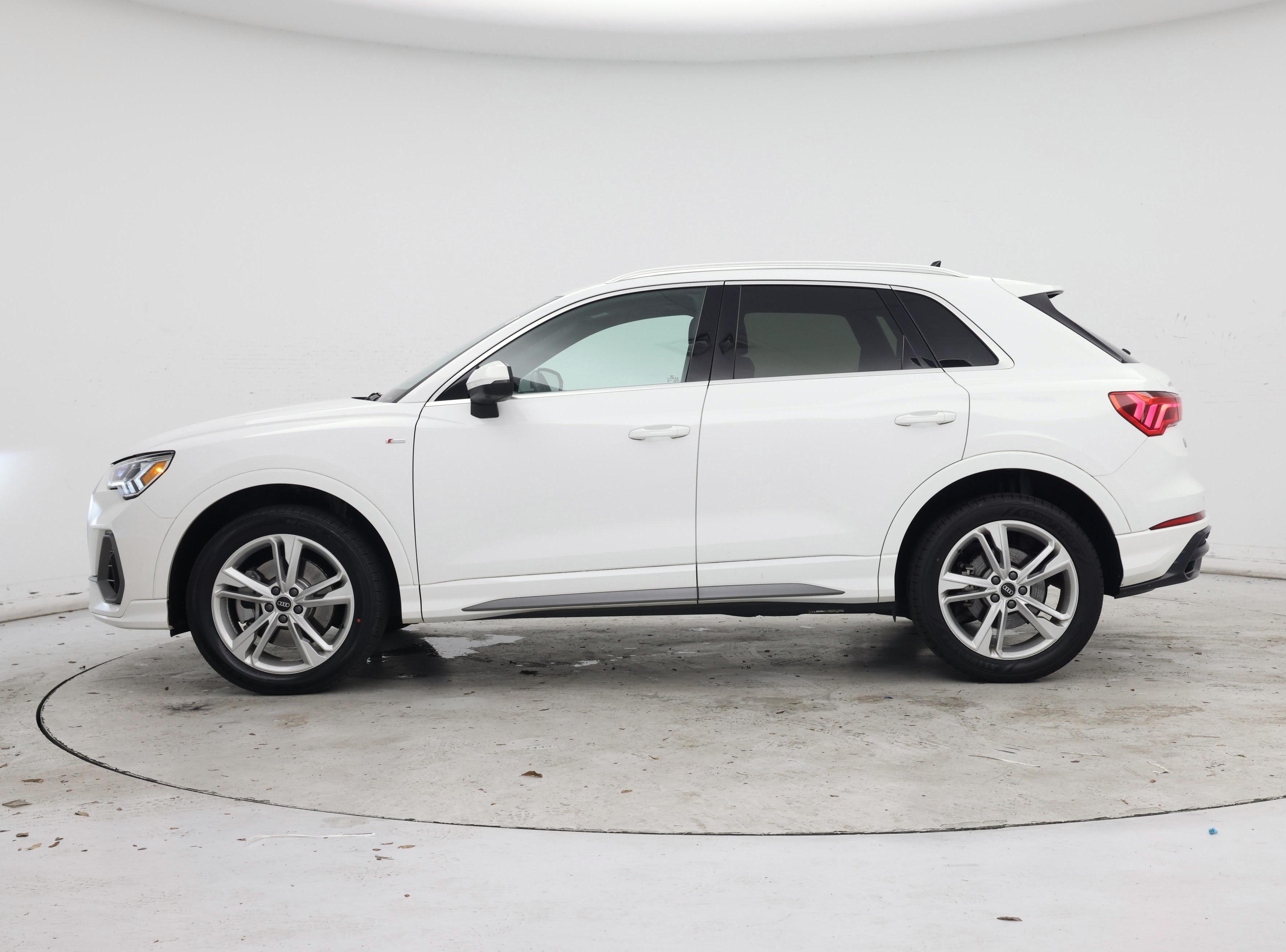 Thumbnail: 2022 Audi Q3 - 3