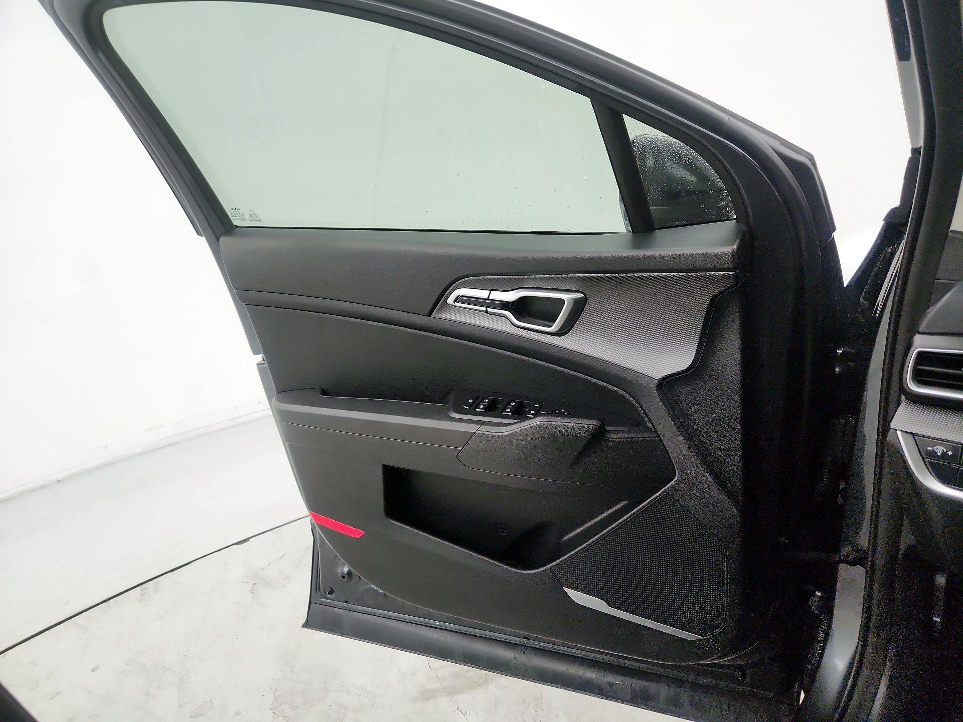 Thumbnail: 2023 Kia Sportage - 12