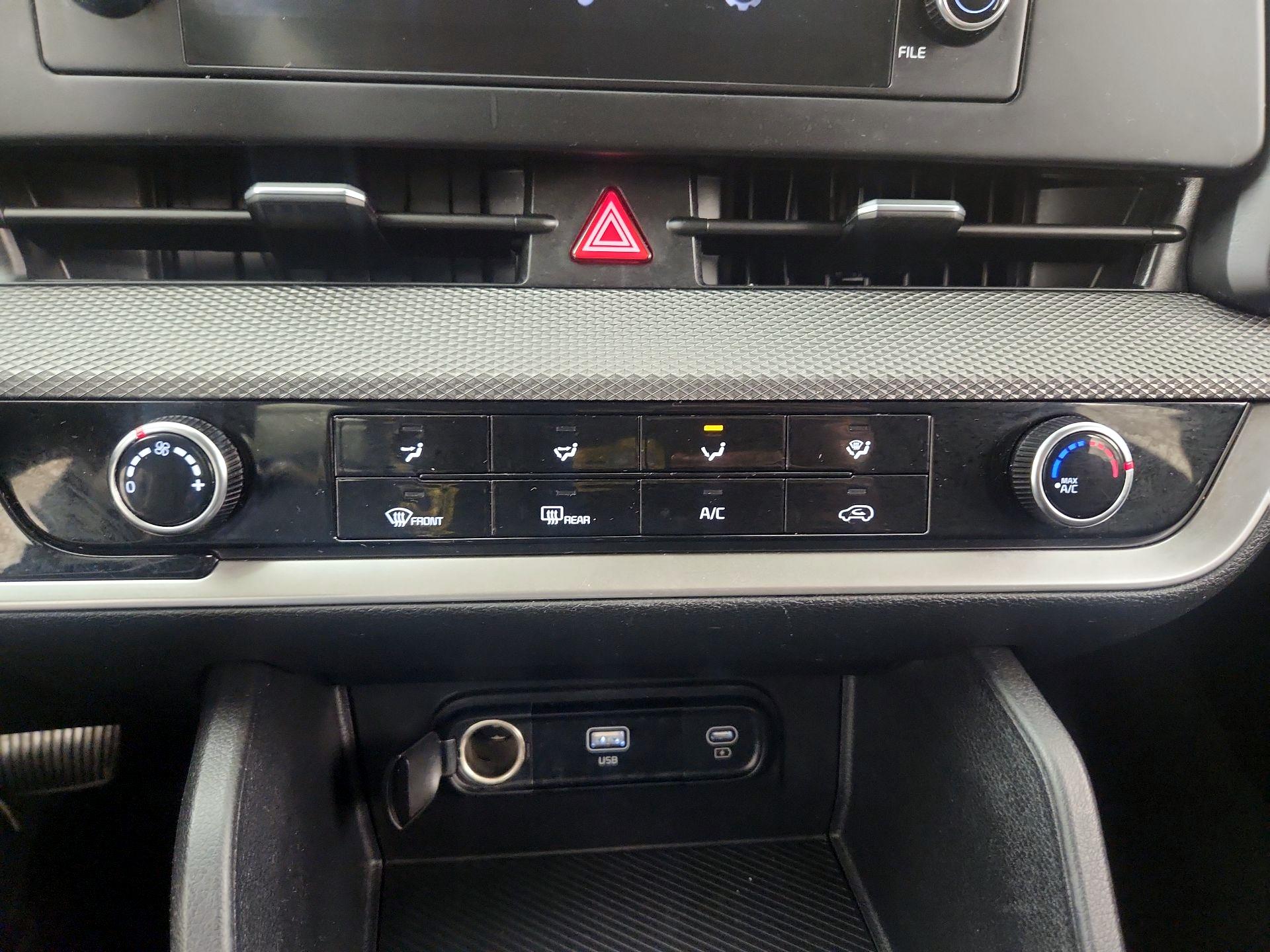 Thumbnail: 2023 Kia Sportage - 16