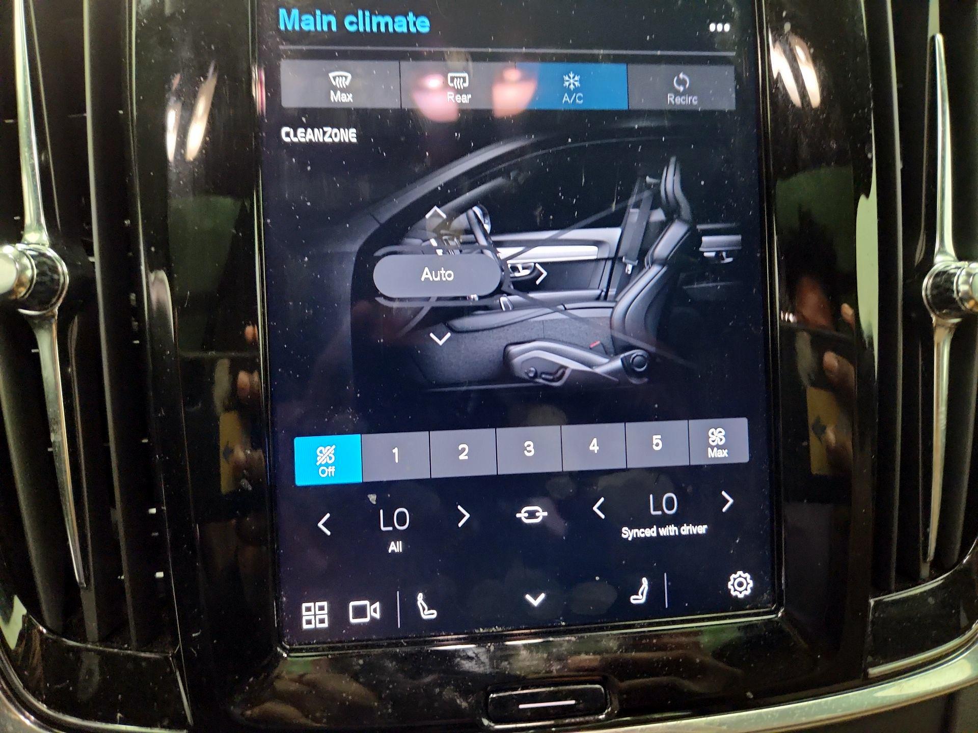 Thumbnail: 2022 Volvo S90 - 15