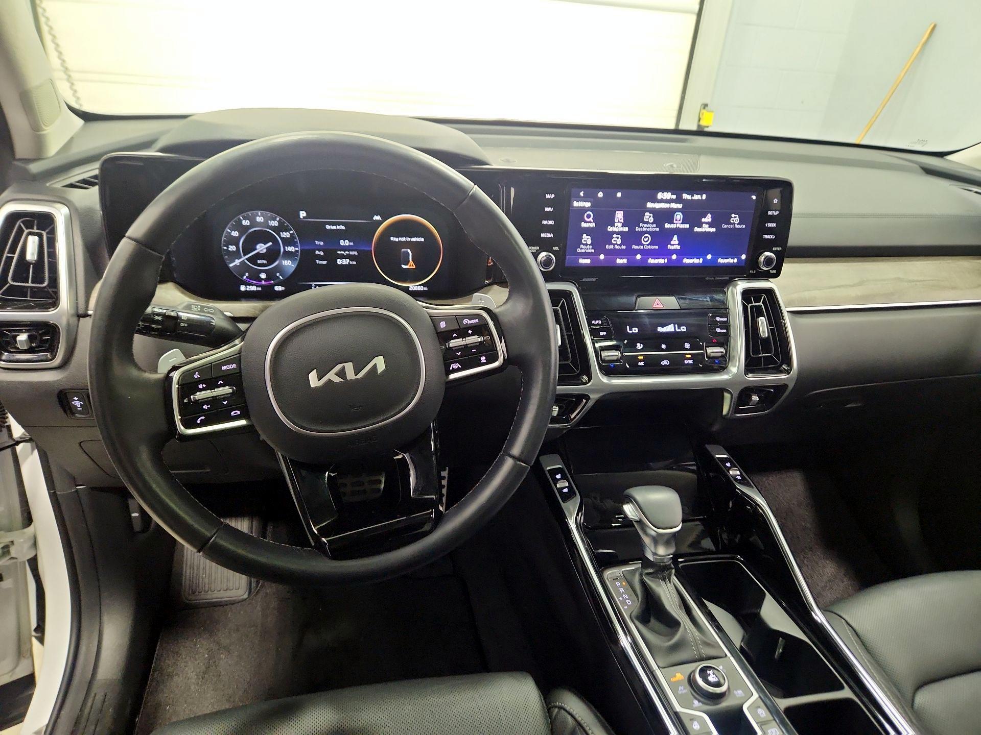 Thumbnail: 2023 Kia Sorento - 9