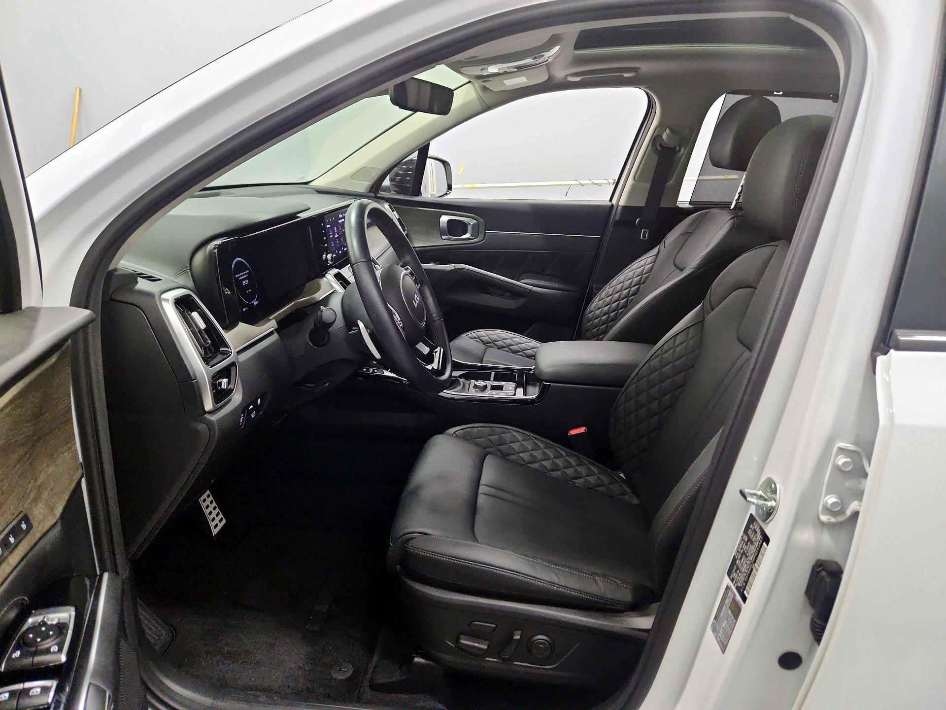 Thumbnail: 2023 Kia Sorento - 11