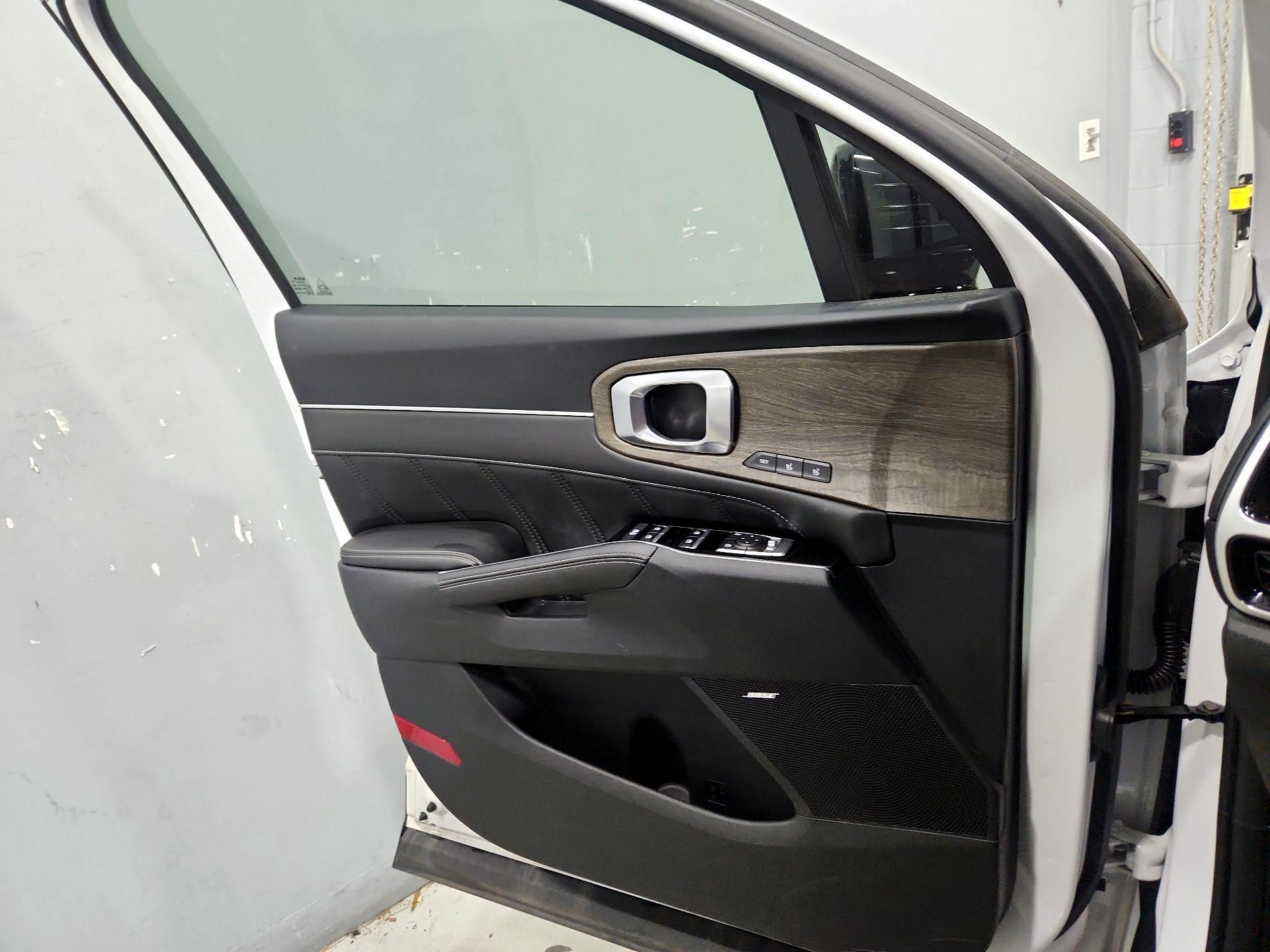 Thumbnail: 2023 Kia Sorento - 12