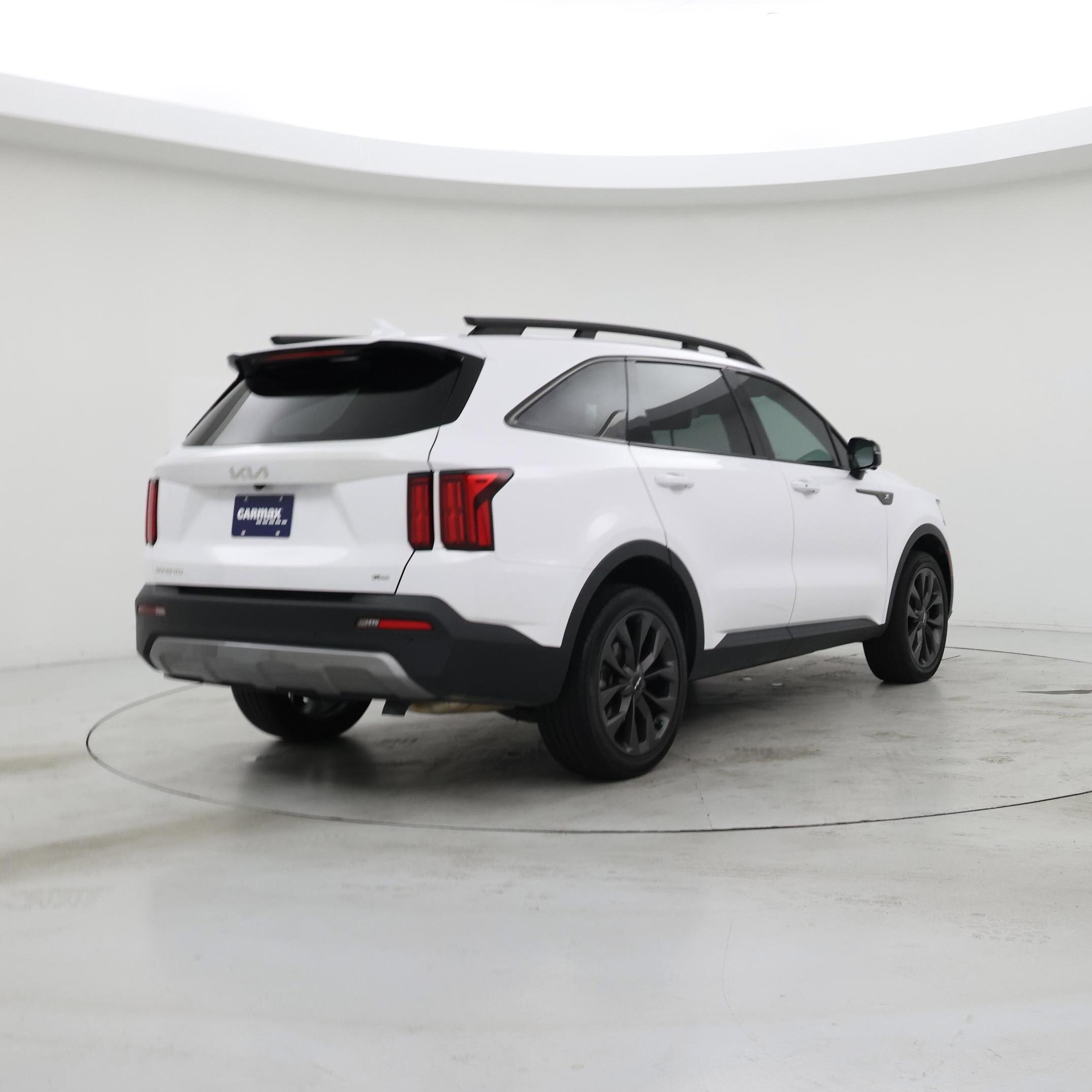 Thumbnail: 2023 Kia Sorento - 8