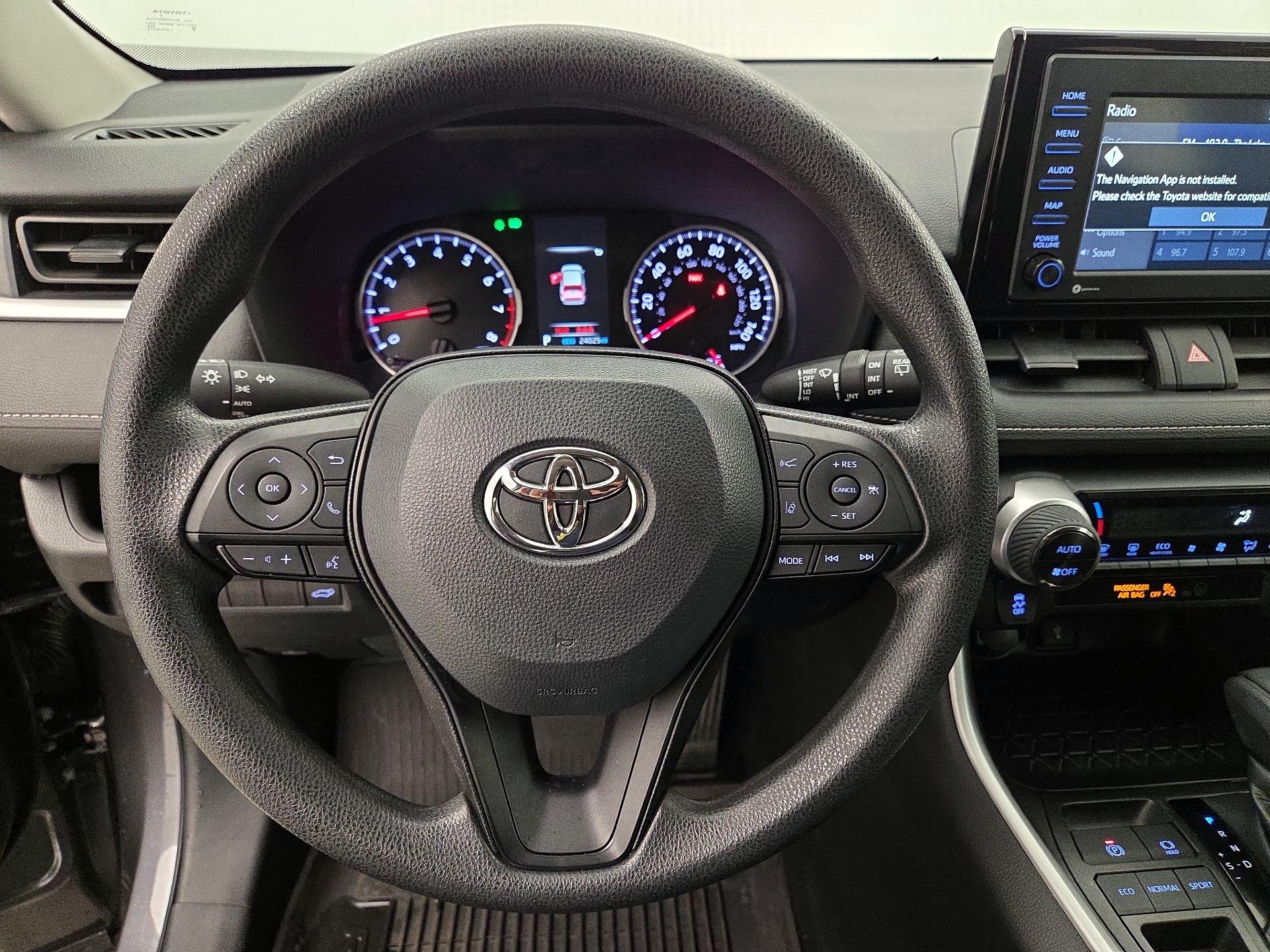 Thumbnail: 2022 Toyota RAV4 - 10