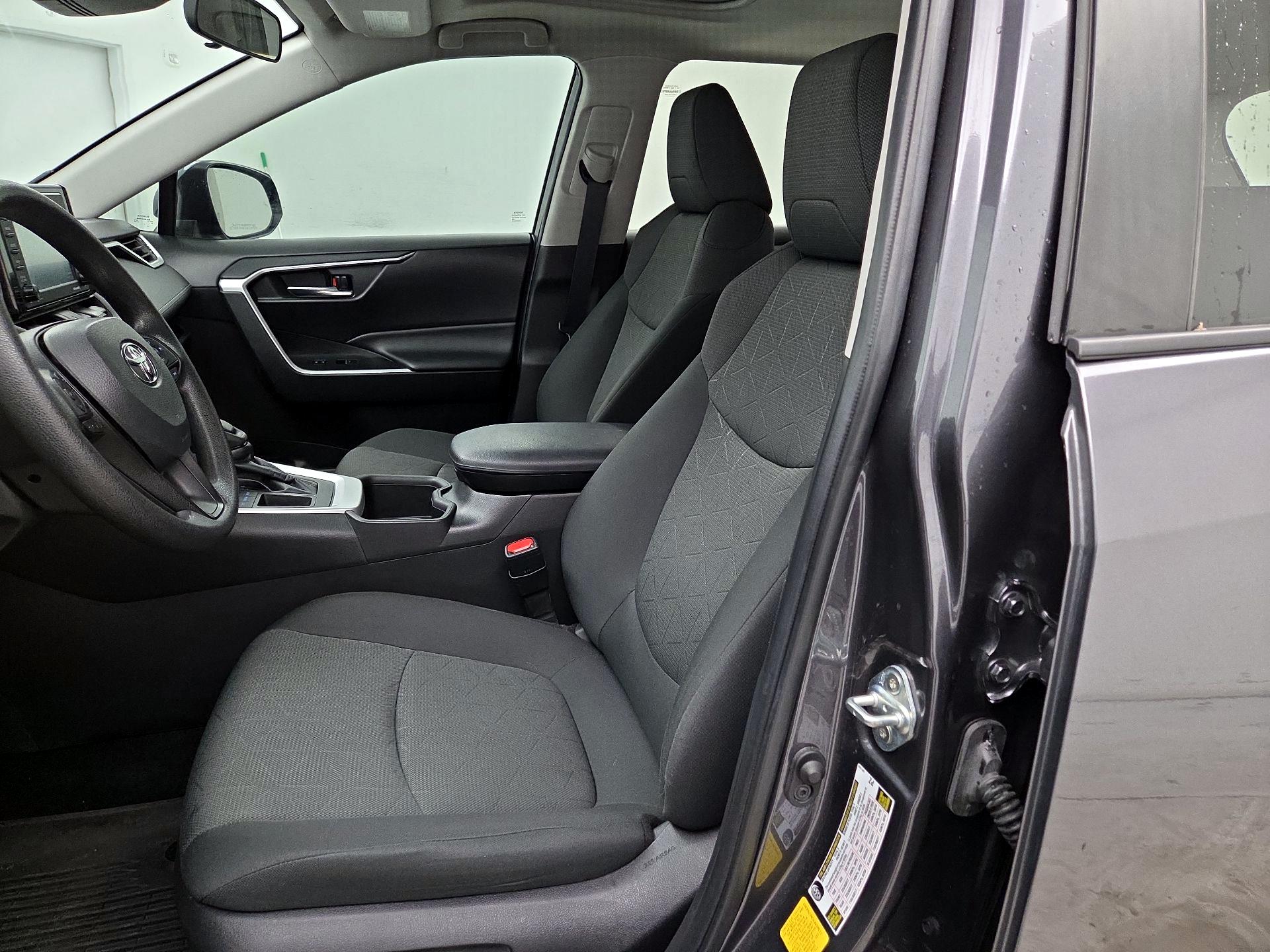 Thumbnail: 2022 Toyota RAV4 - 11