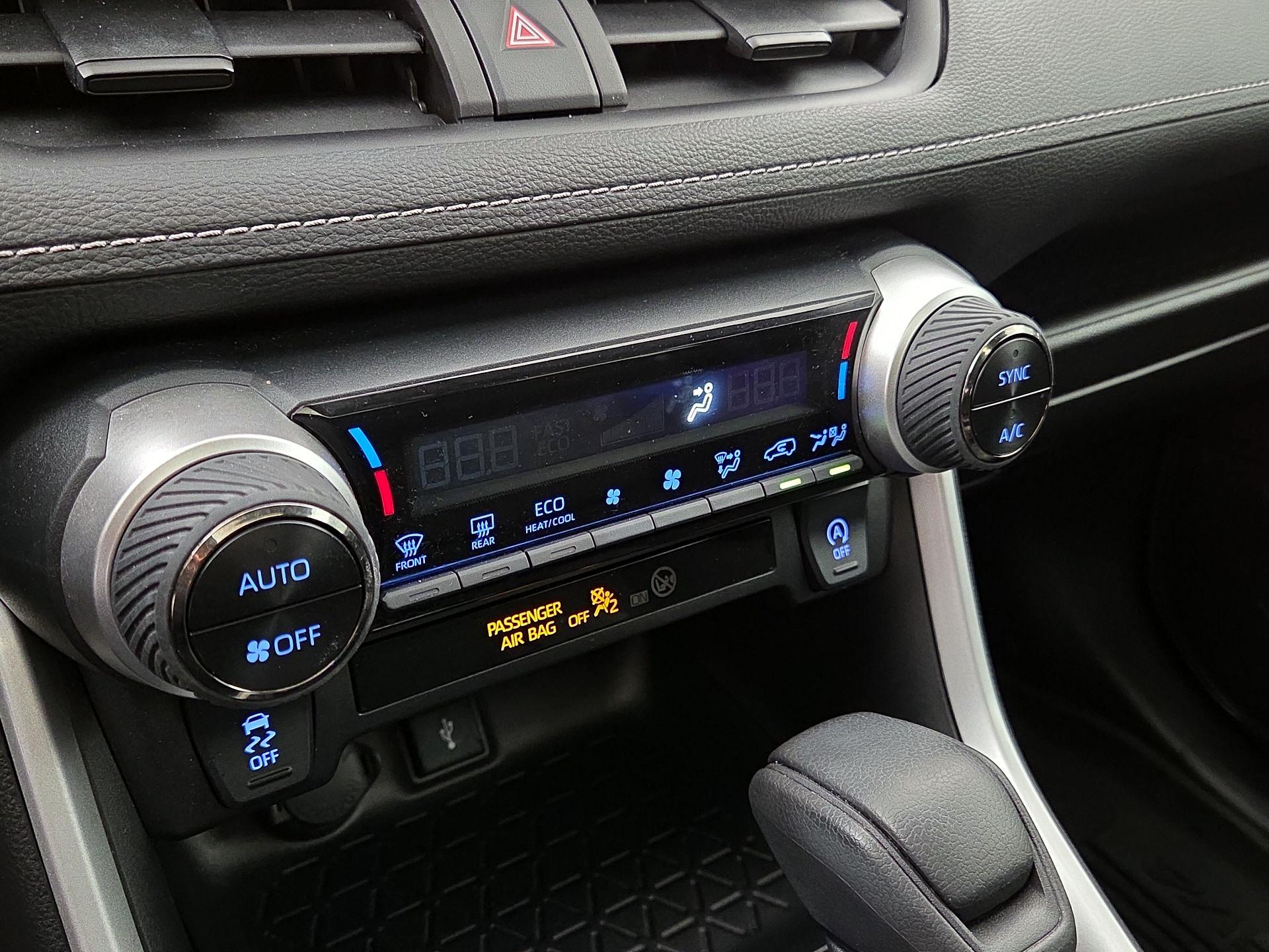 Thumbnail: 2022 Toyota RAV4 - 16