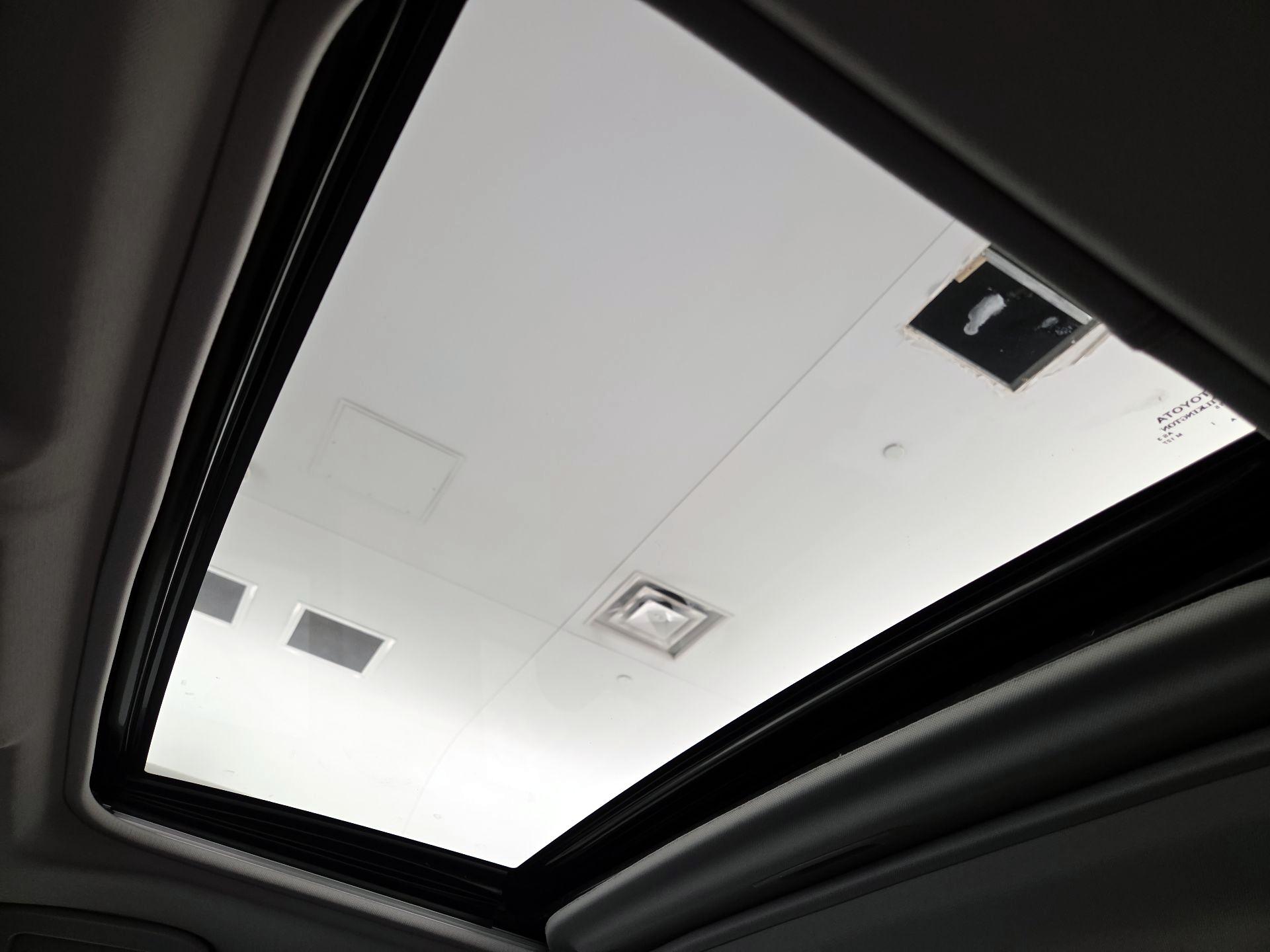 Thumbnail: 2022 Toyota RAV4 - 19