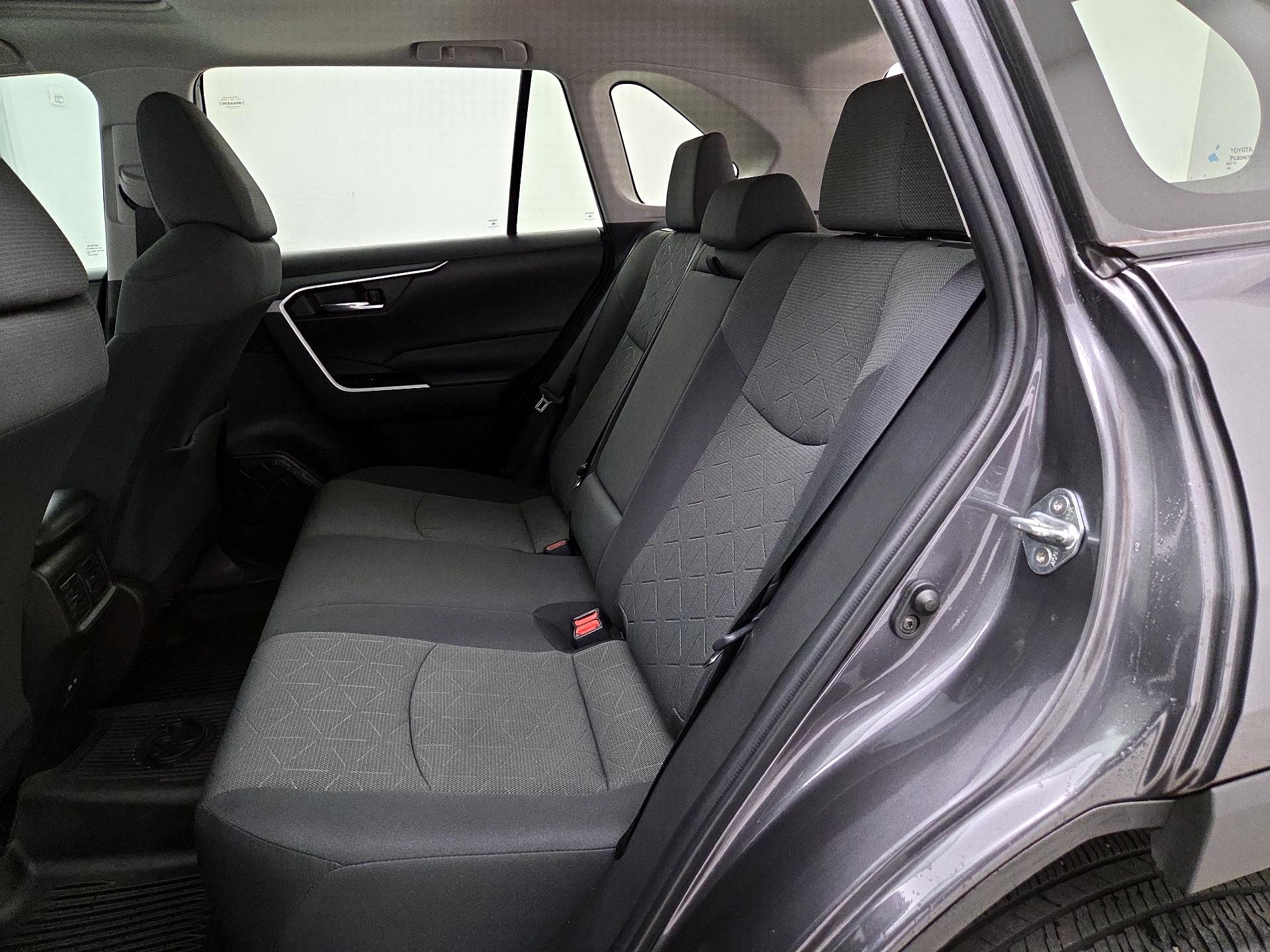 Thumbnail: 2022 Toyota RAV4 - 20