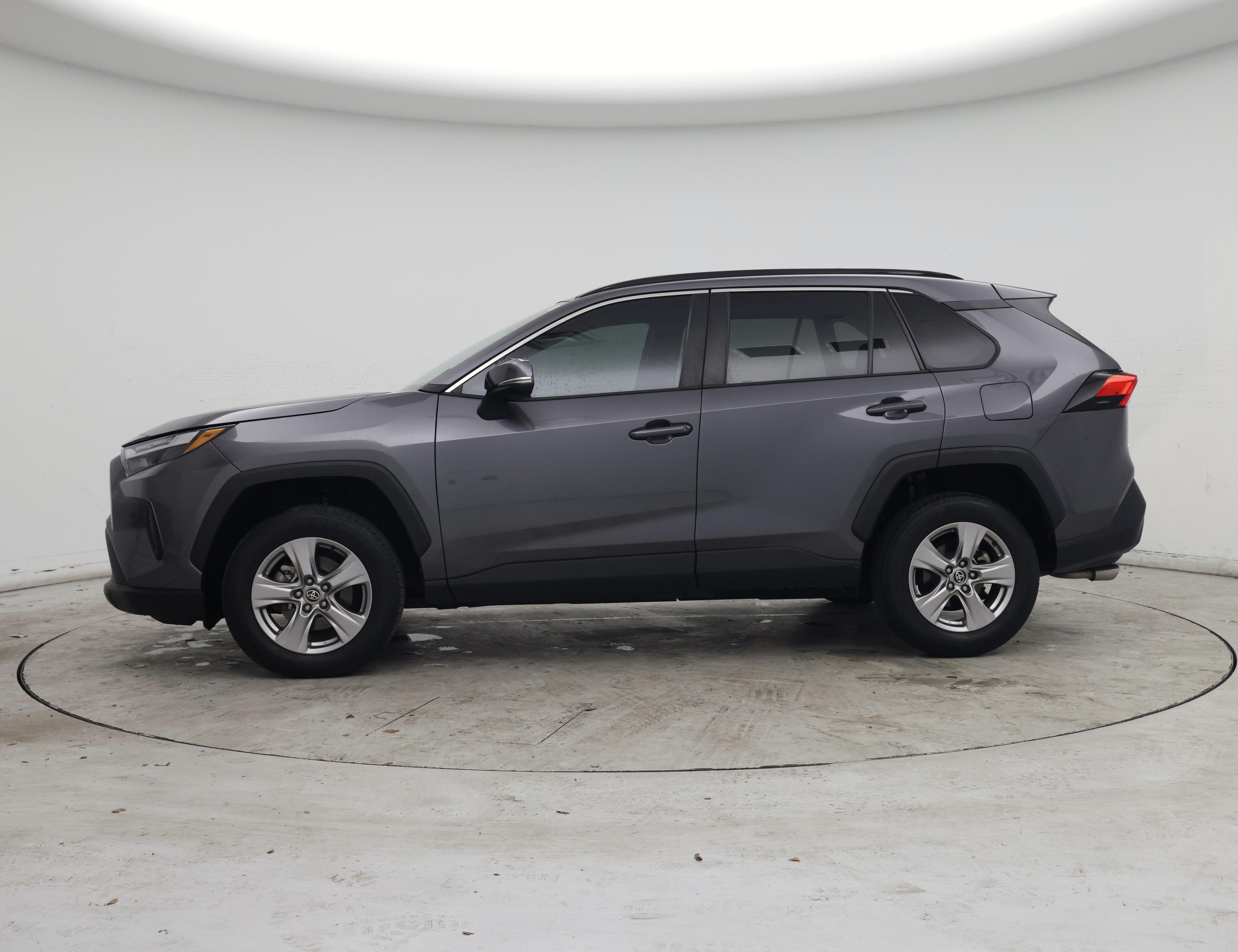 Thumbnail: 2022 Toyota RAV4 - 3