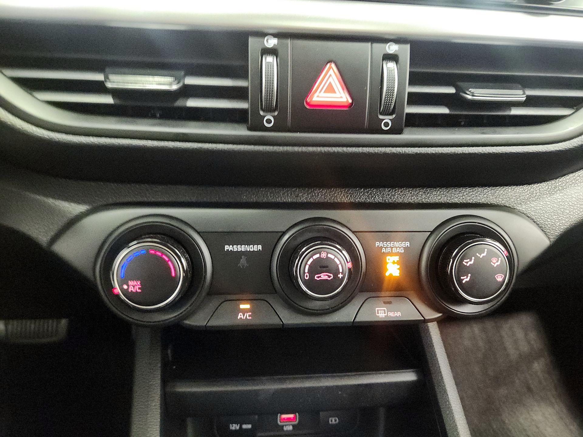 Thumbnail: 2024 Kia Forte - 16