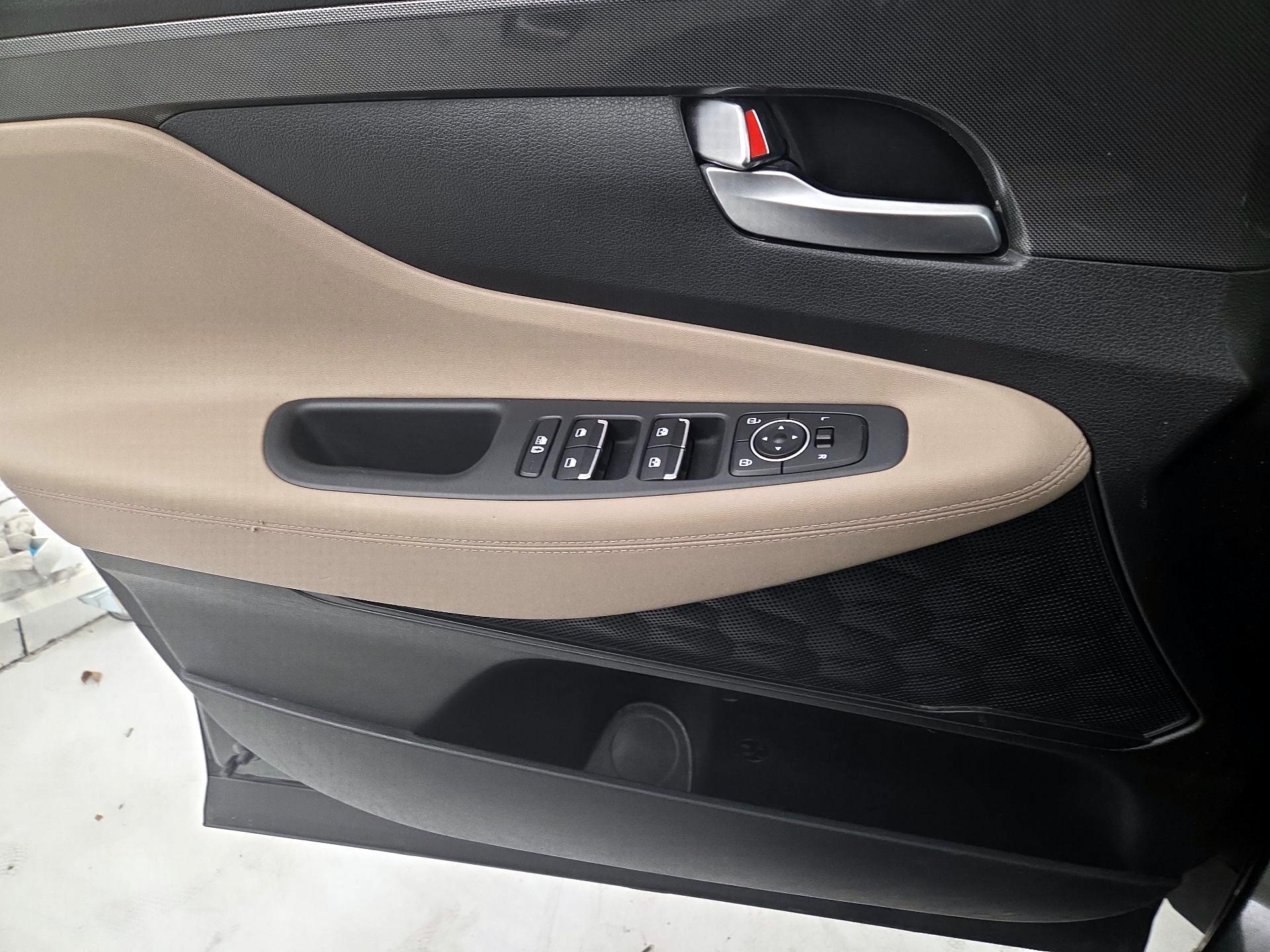 Thumbnail: 2023 Hyundai Santa Fe - 12