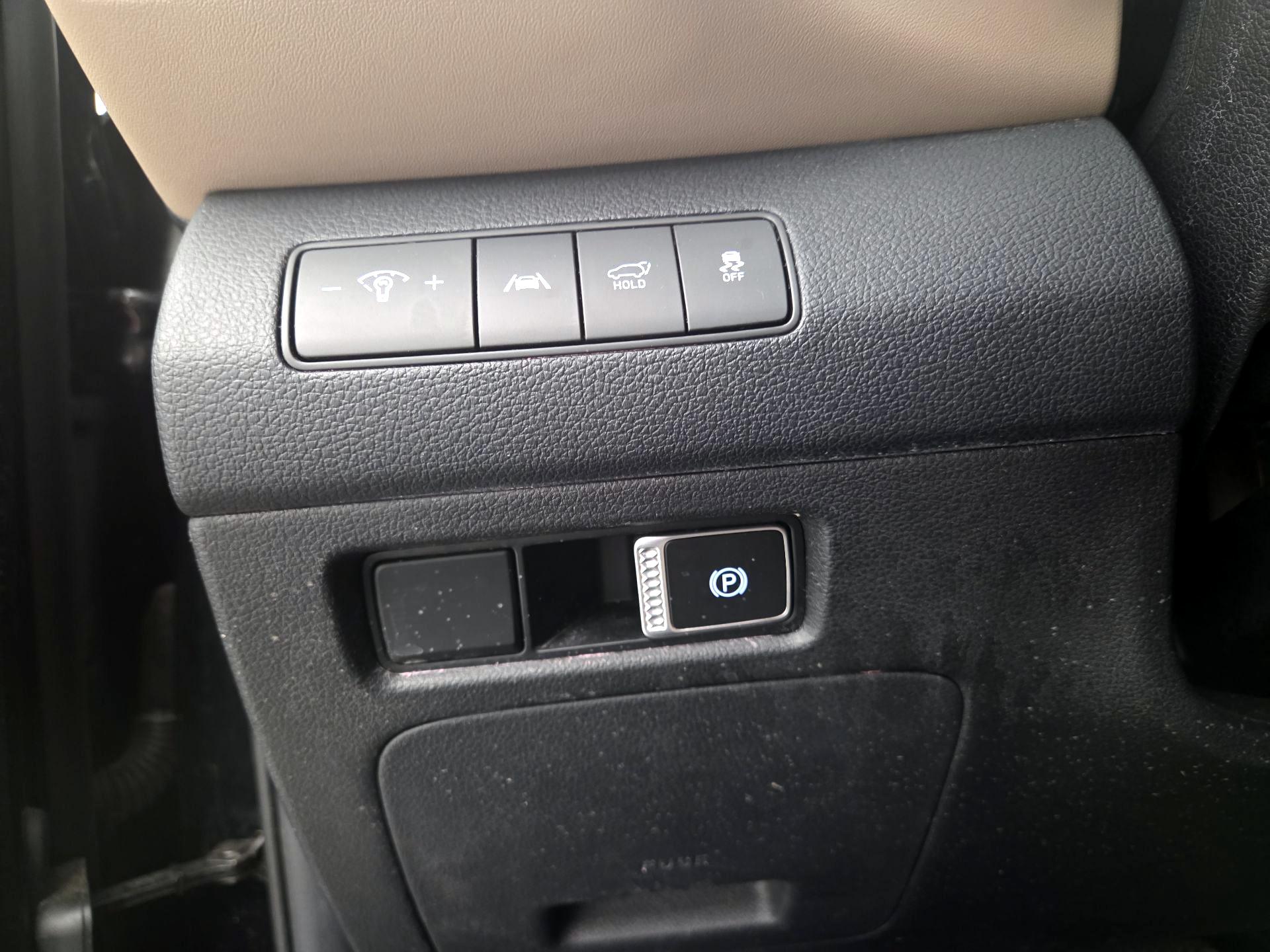 Thumbnail: 2023 Hyundai Santa Fe - 13