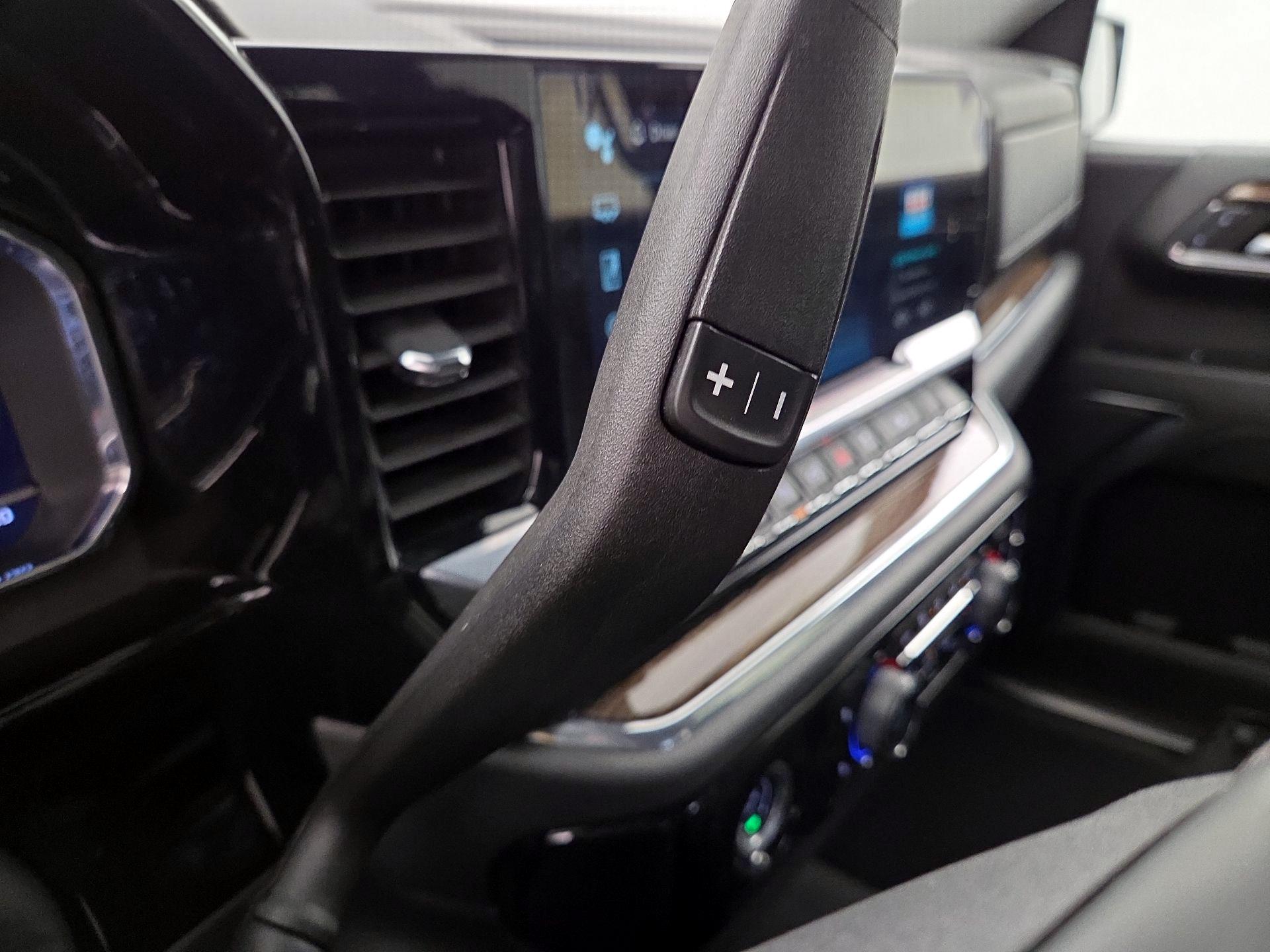 Thumbnail: 2023 Chevrolet Silverado 1500 - 17