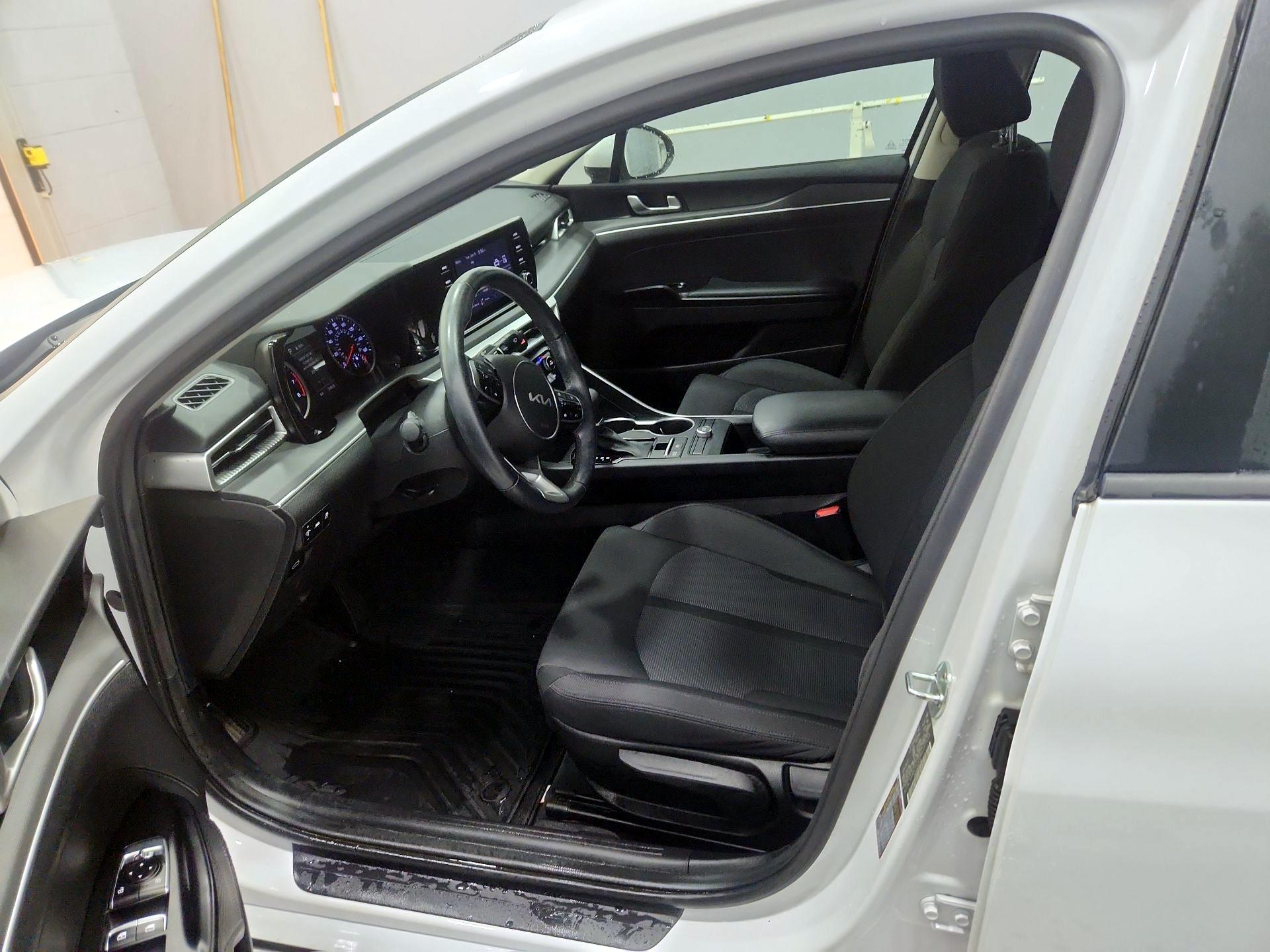 Thumbnail: 2022 Kia K5 - 11