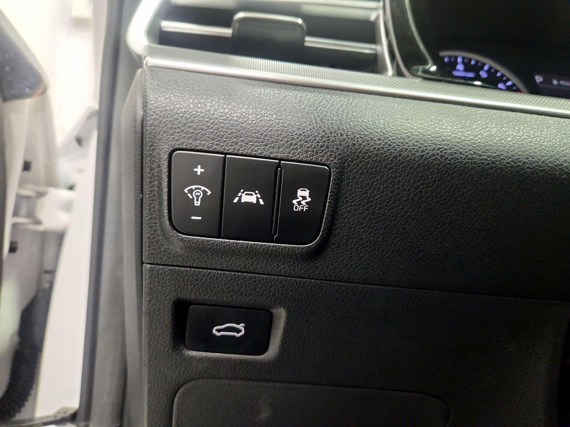 Thumbnail: 2022 Kia K5 - 13