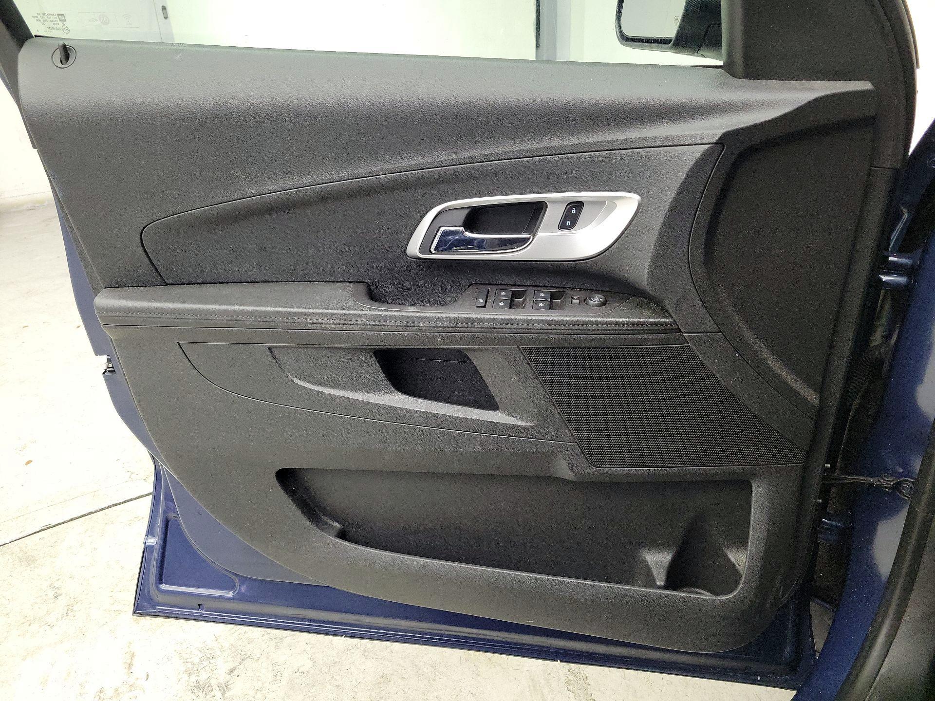 Thumbnail: 2016 Chevrolet Equinox - 12