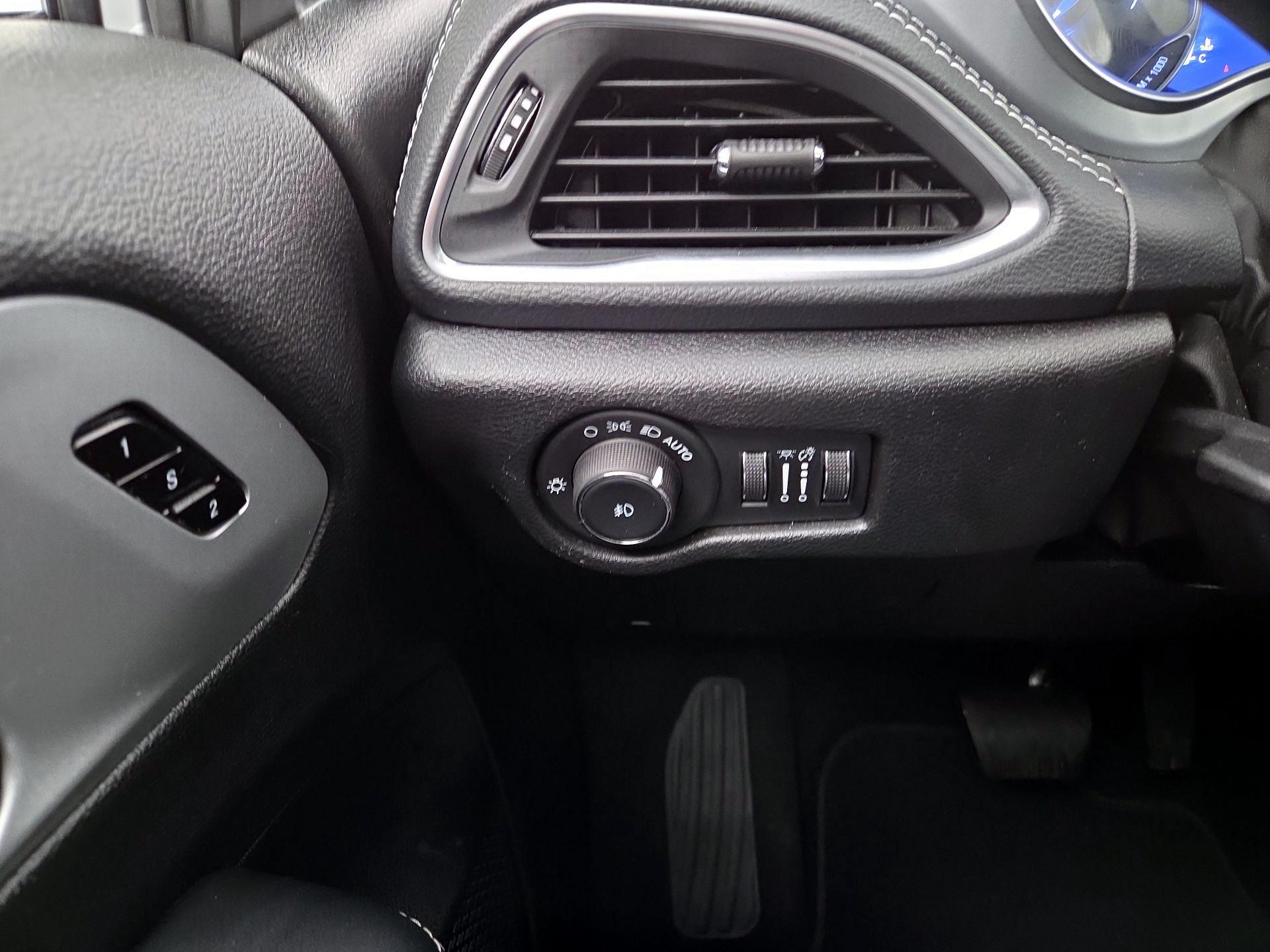 Thumbnail: 2025 Chrysler Pacifica - 13