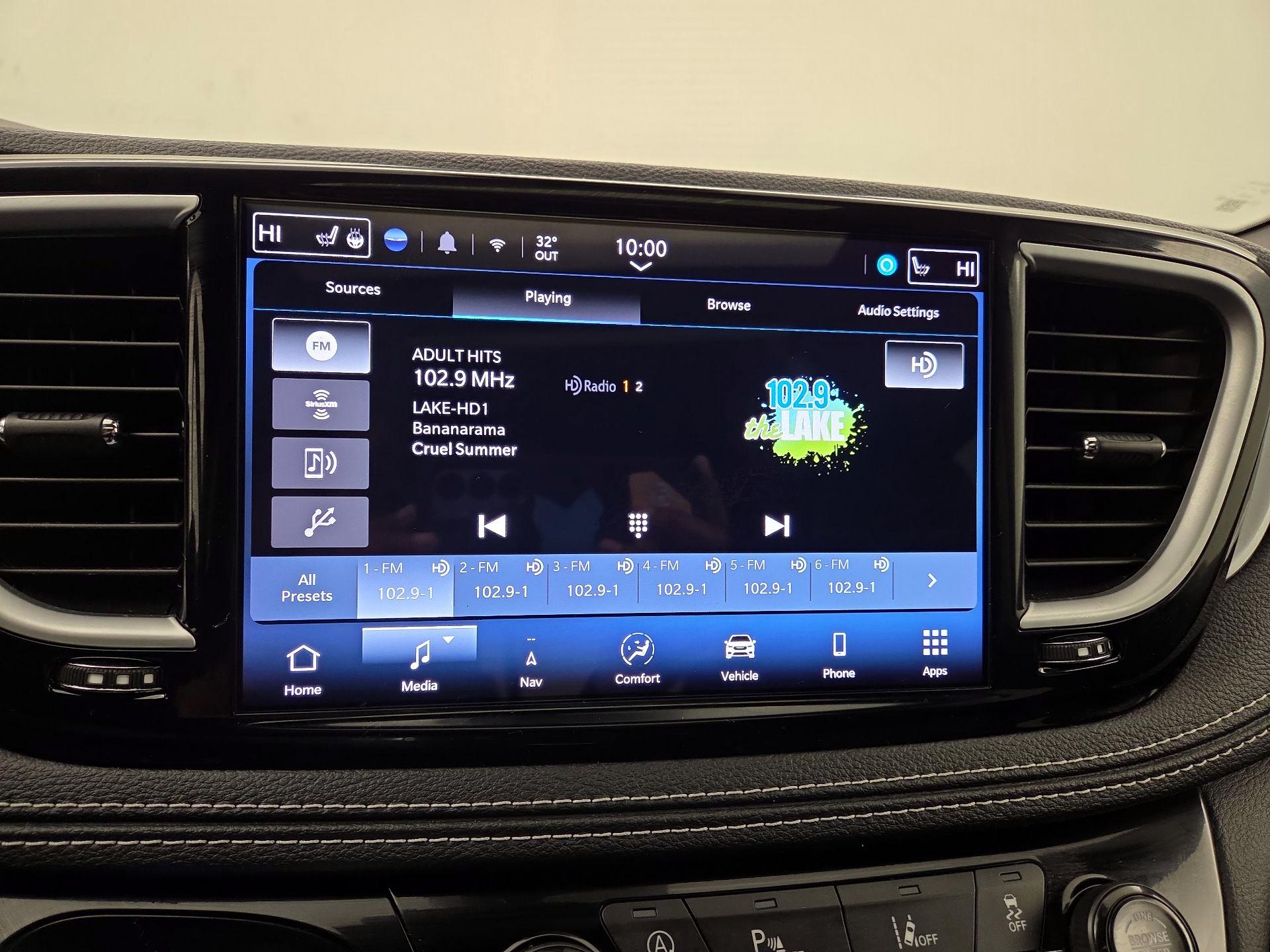 Thumbnail: 2025 Chrysler Pacifica - 16