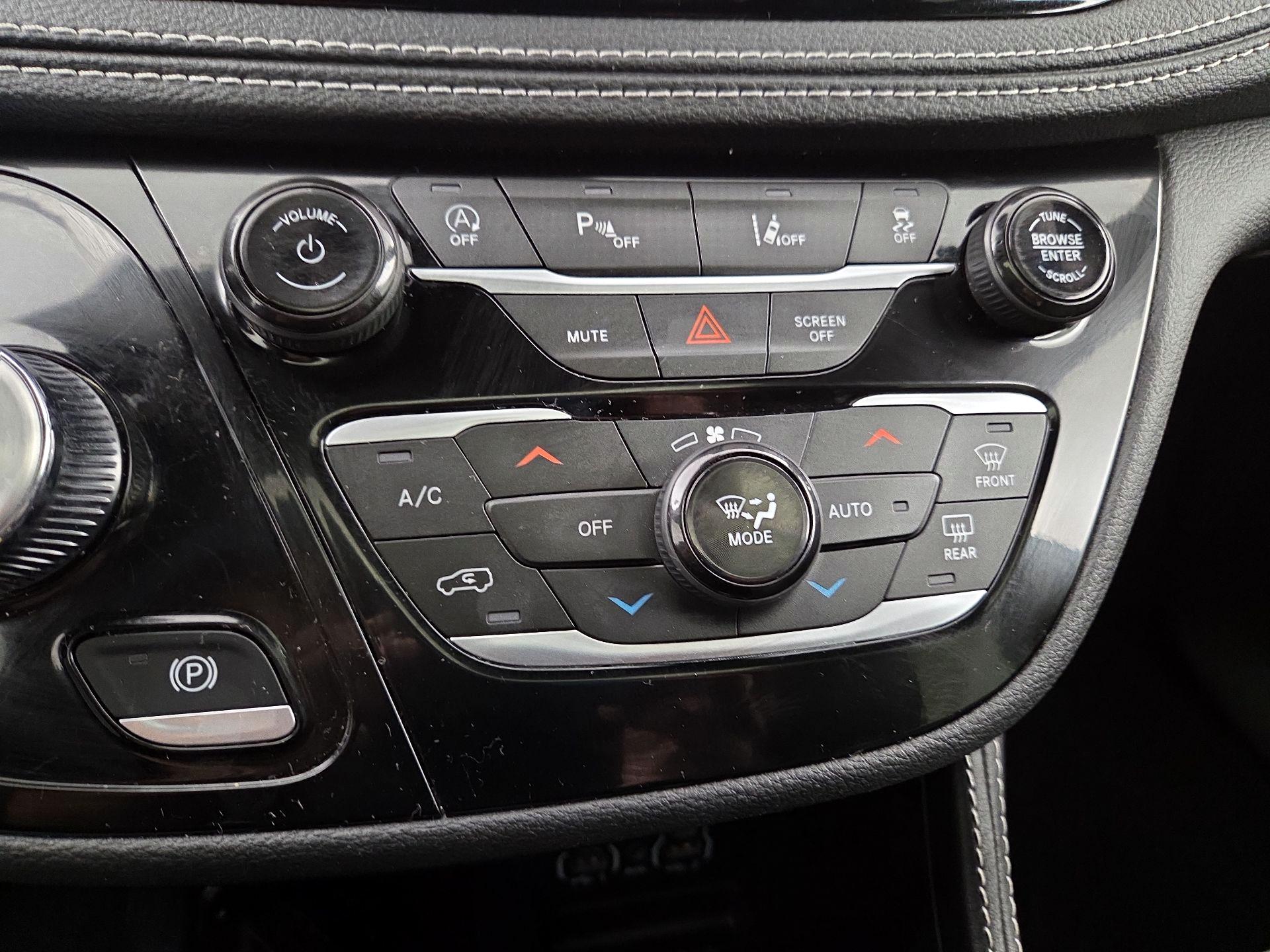 Thumbnail: 2025 Chrysler Pacifica - 17