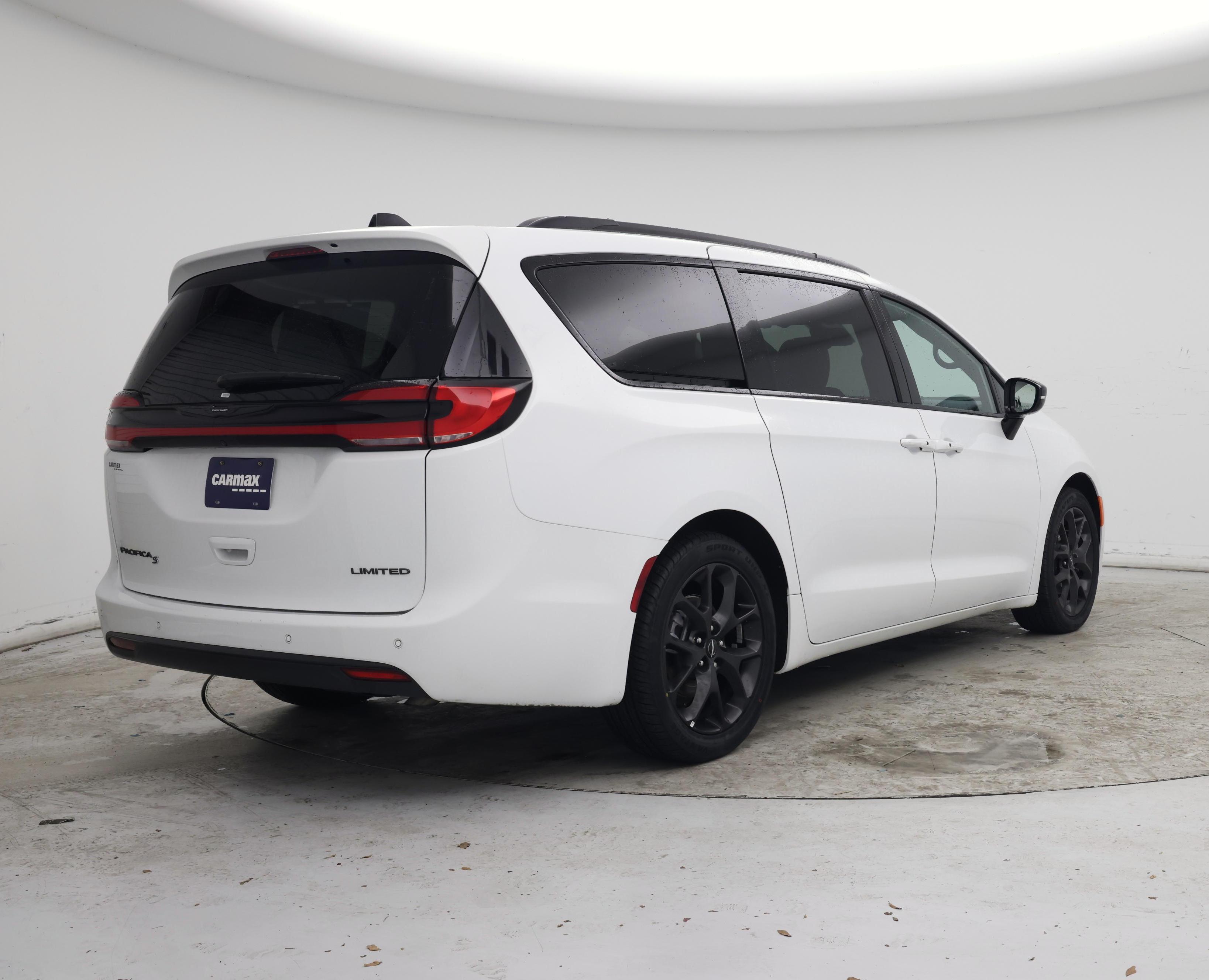 Thumbnail: 2025 Chrysler Pacifica - 8