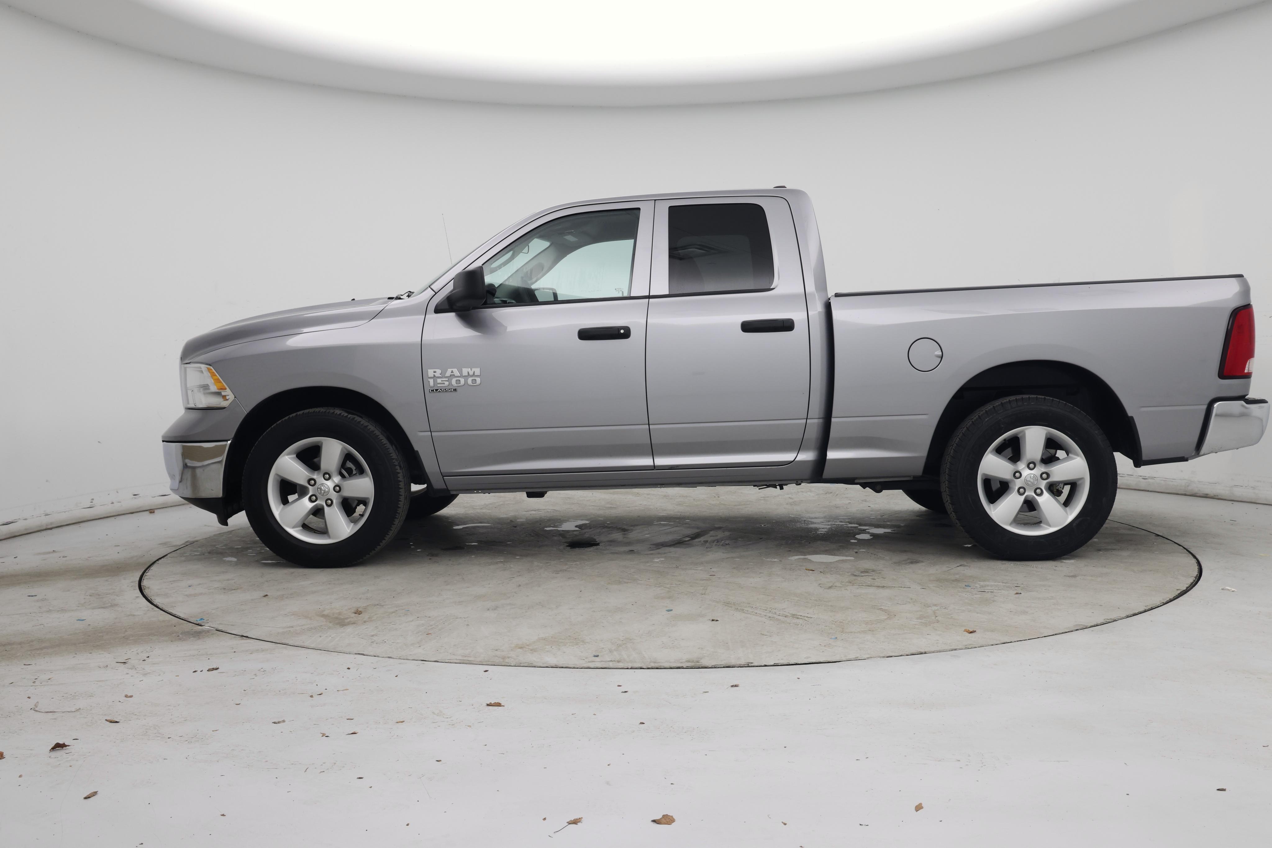 Thumbnail: 2024 RAM 1500 Classic - 3