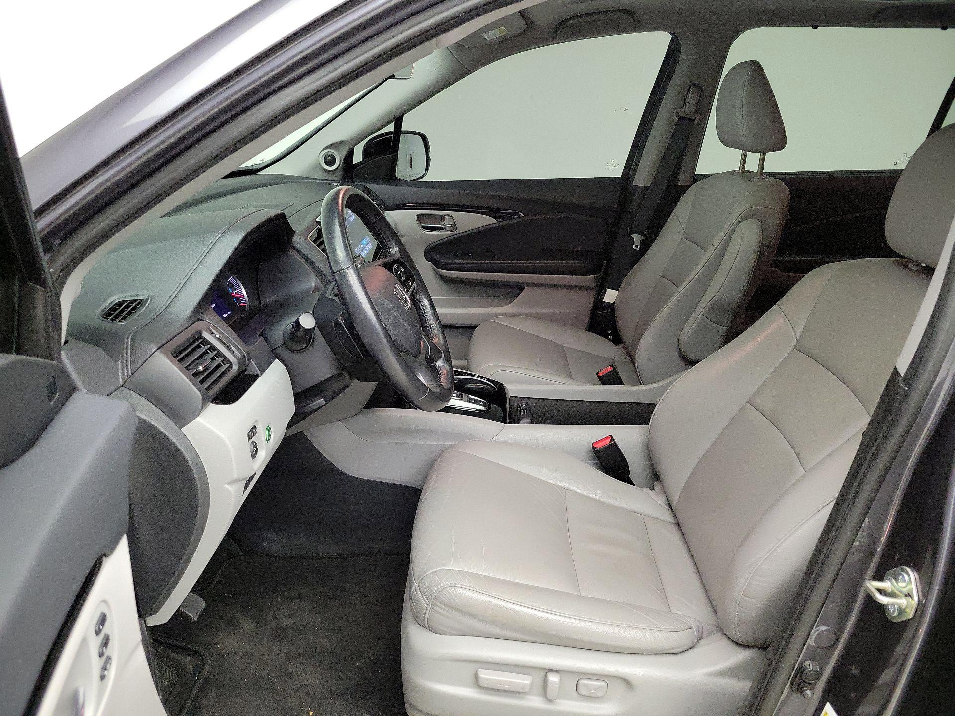 Thumbnail: 2020 Honda Pilot - 11