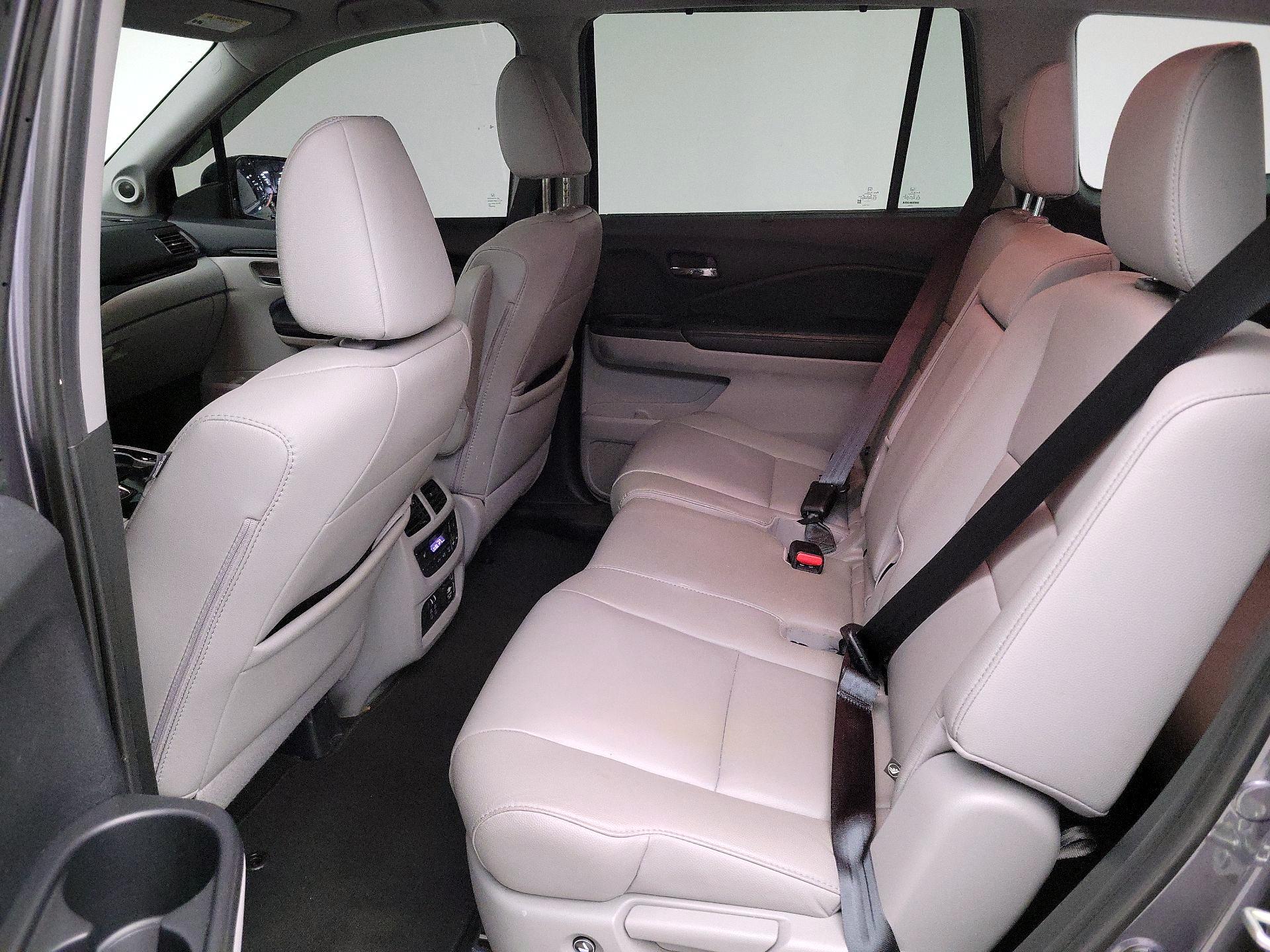 Thumbnail: 2020 Honda Pilot - 20