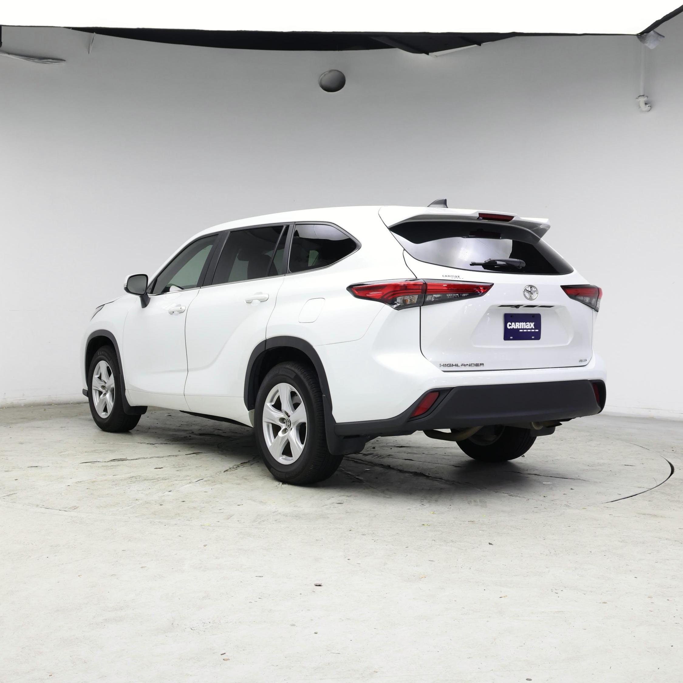 Thumbnail: 2023 Toyota Highlander - 2