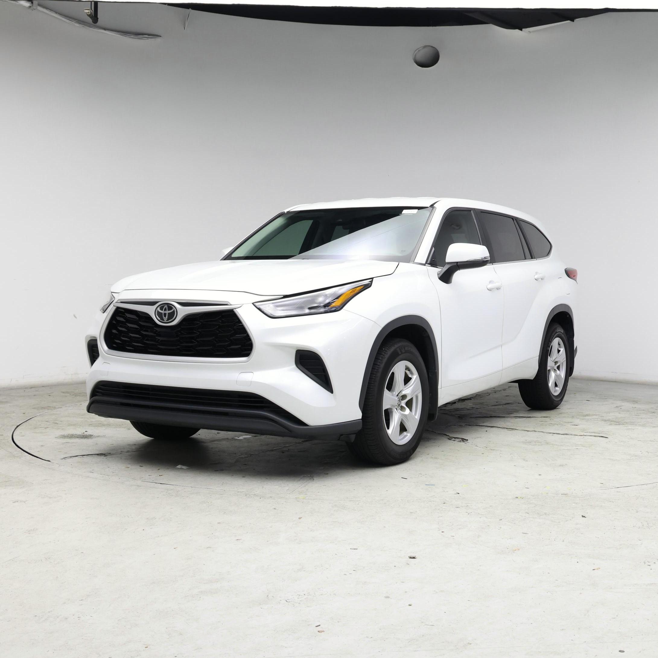 Thumbnail: 2023 Toyota Highlander - 4