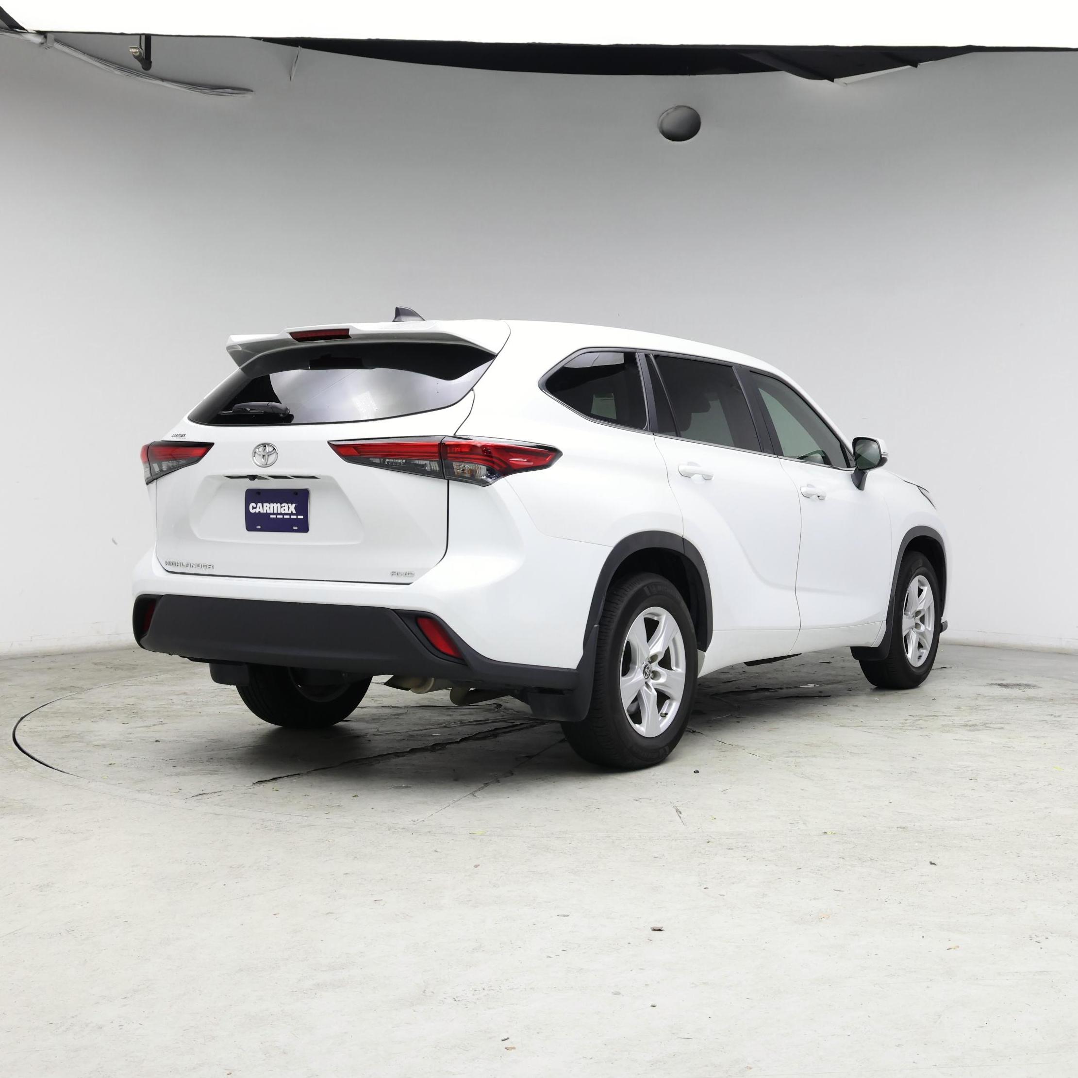 Thumbnail: 2023 Toyota Highlander - 8