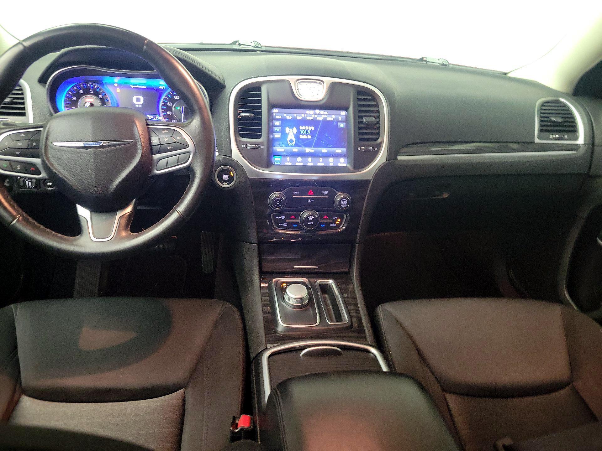 Thumbnail: 2019 Chrysler 300 - 9