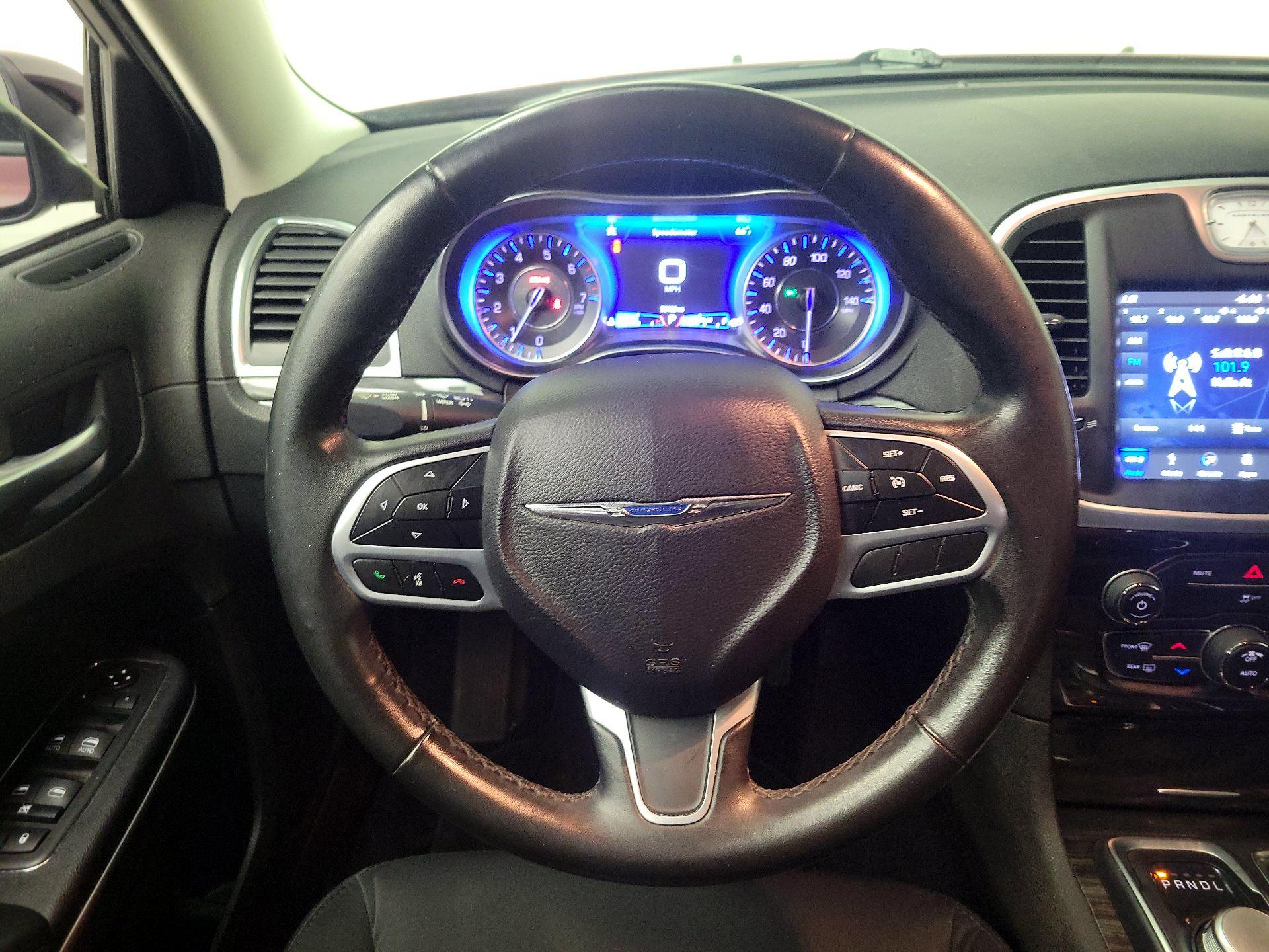 Thumbnail: 2019 Chrysler 300 - 10