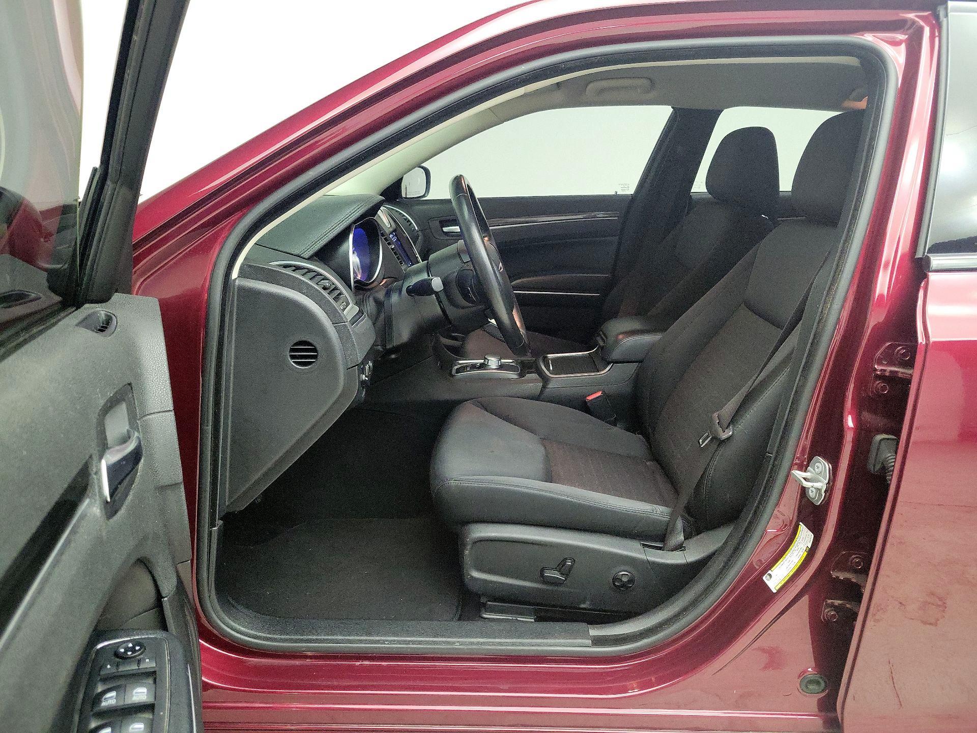 Thumbnail: 2019 Chrysler 300 - 11